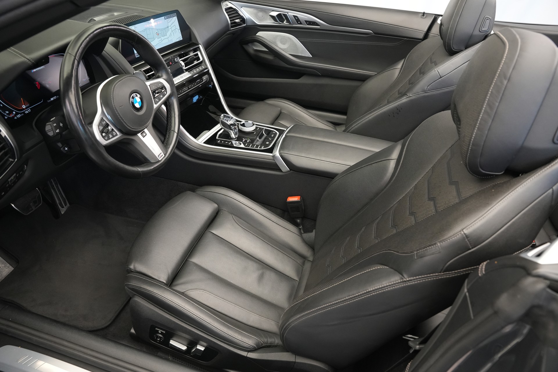 BMW M850i xDrive Steptronic Cabriolet *CH-Fahrzeug* *Dravitgrau* *B&W*-image-13