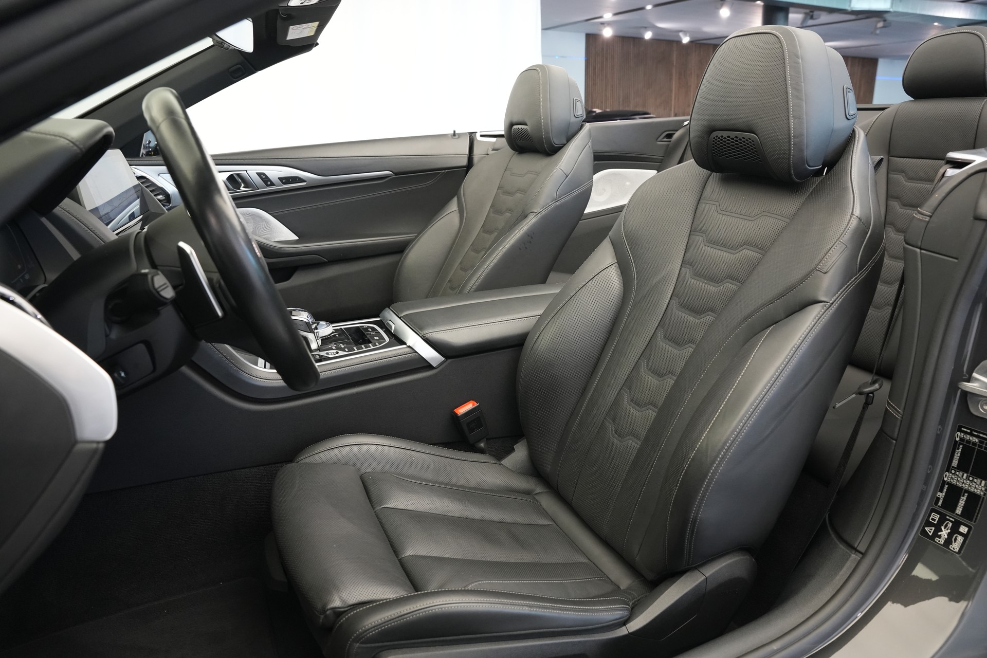 BMW M850i xDrive Steptronic Cabriolet *CH-Fahrzeug* *Dravitgrau* *B&W*-image-15