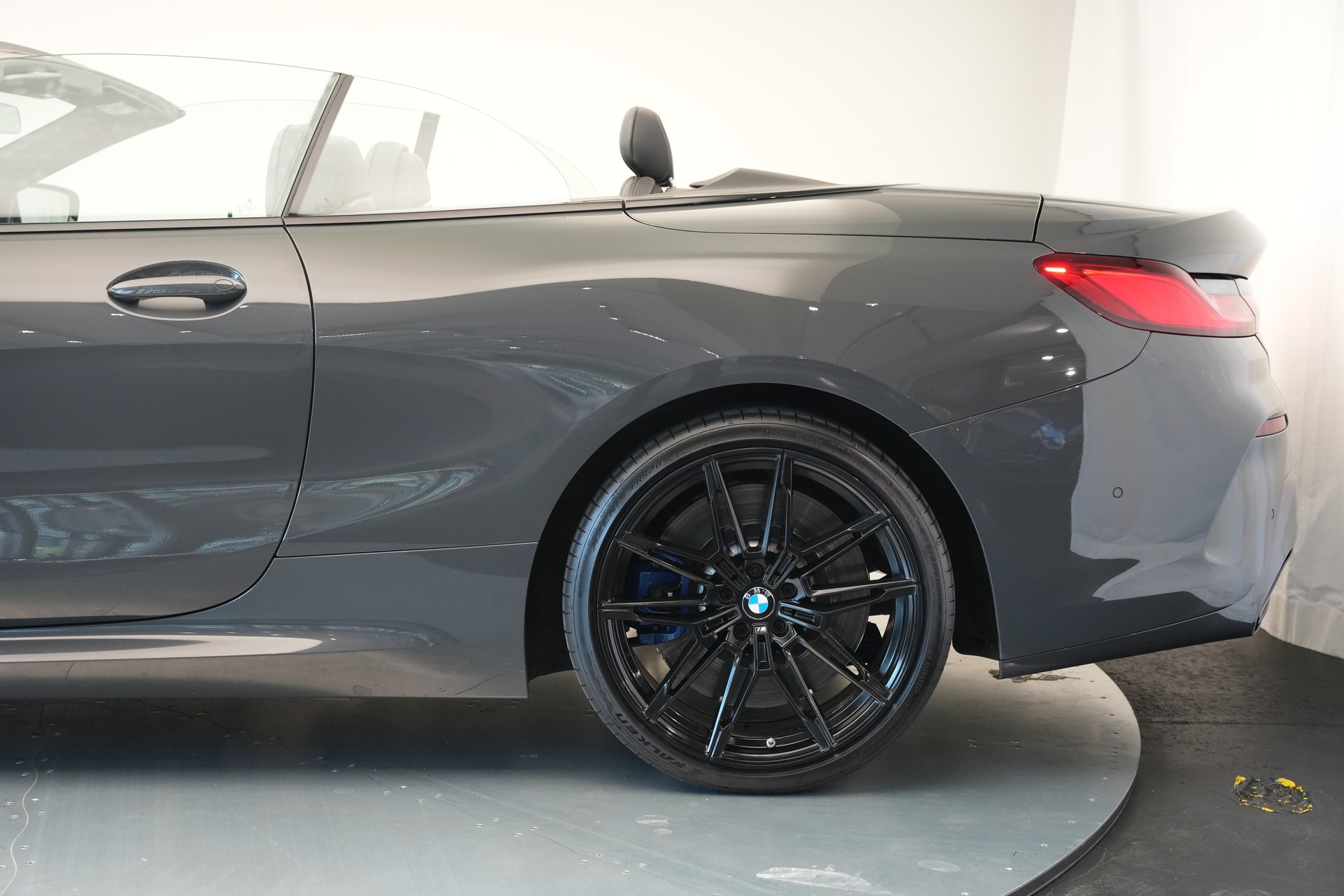 BMW M850i xDrive Steptronic Cabriolet *CH-Fahrzeug* *Dravitgrau* *B&W*-image-43