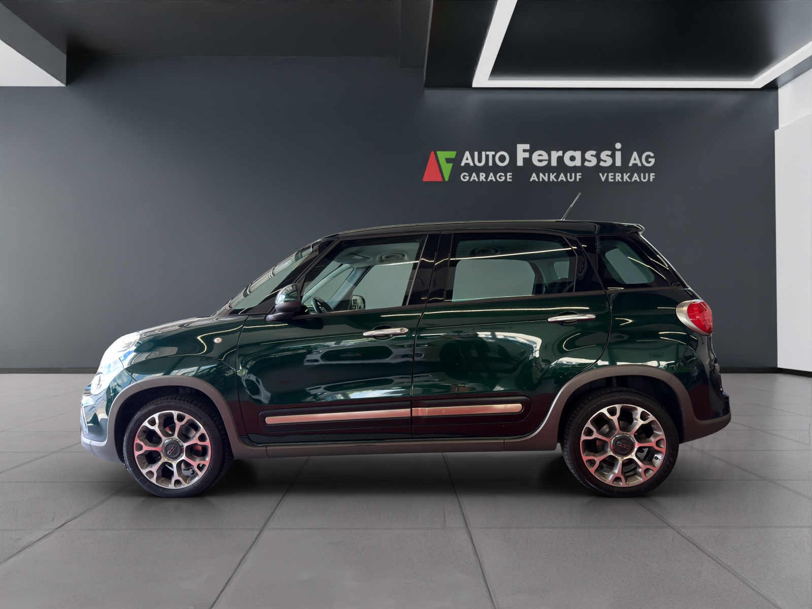 FIAT 500L 1.6 JTD Trekking-showroom-element-1