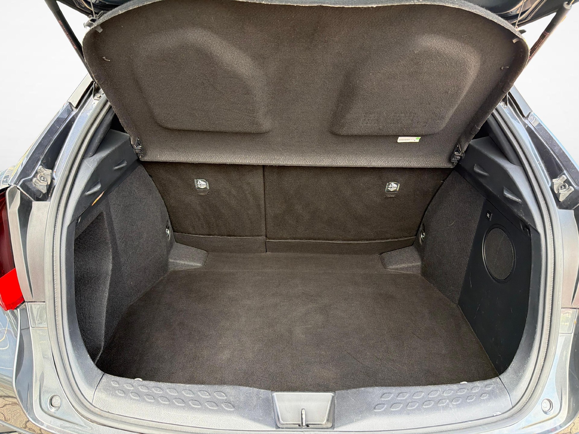 TOYOTA C-HR 1.8 VVTi HSD Trend-image-11