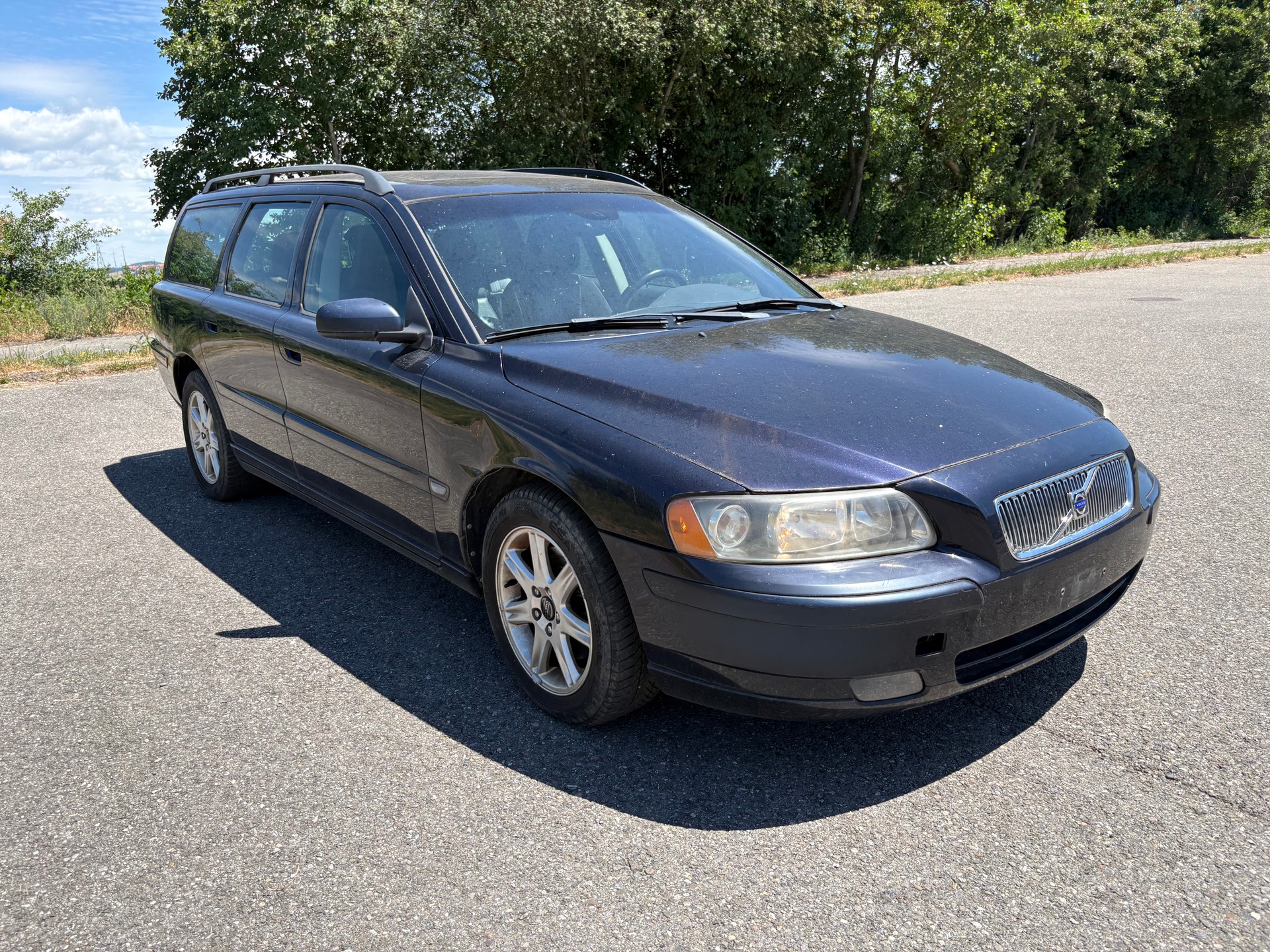 VOLVO V70 2.0T Summum-image-1