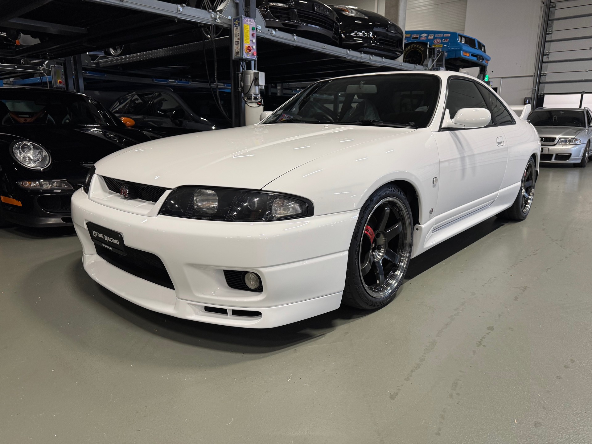 NISSAN Skyline R33 GT-R Vspec-image-2