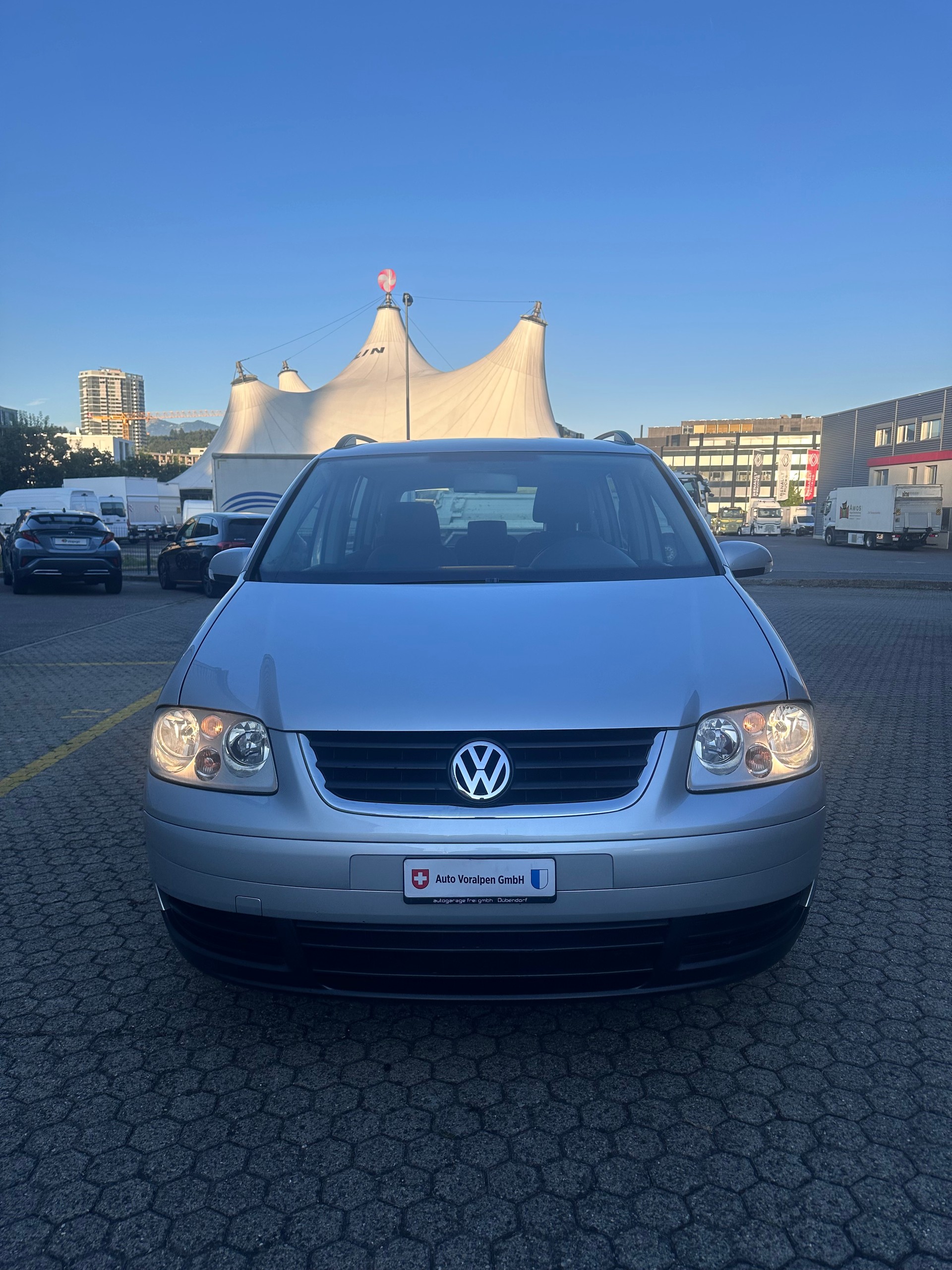 VW Touran 2.0 TDI Highline Automat, Frisch ab MFK, aus 1ster Hand, 8Fach Komplett Räder