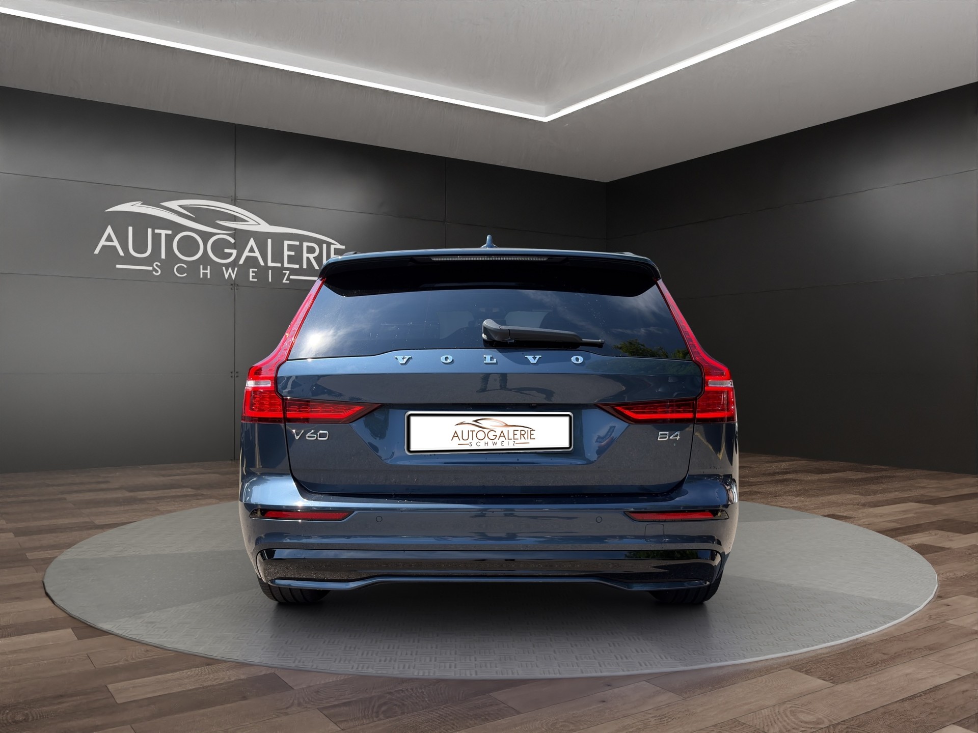 VOLVO V60 B4 Benzin Mild Hybrid Ultra Dark DCT | Sitzklima | B&W Sound | Massage | 360 Kamera | Panorama |-showroom-element-3