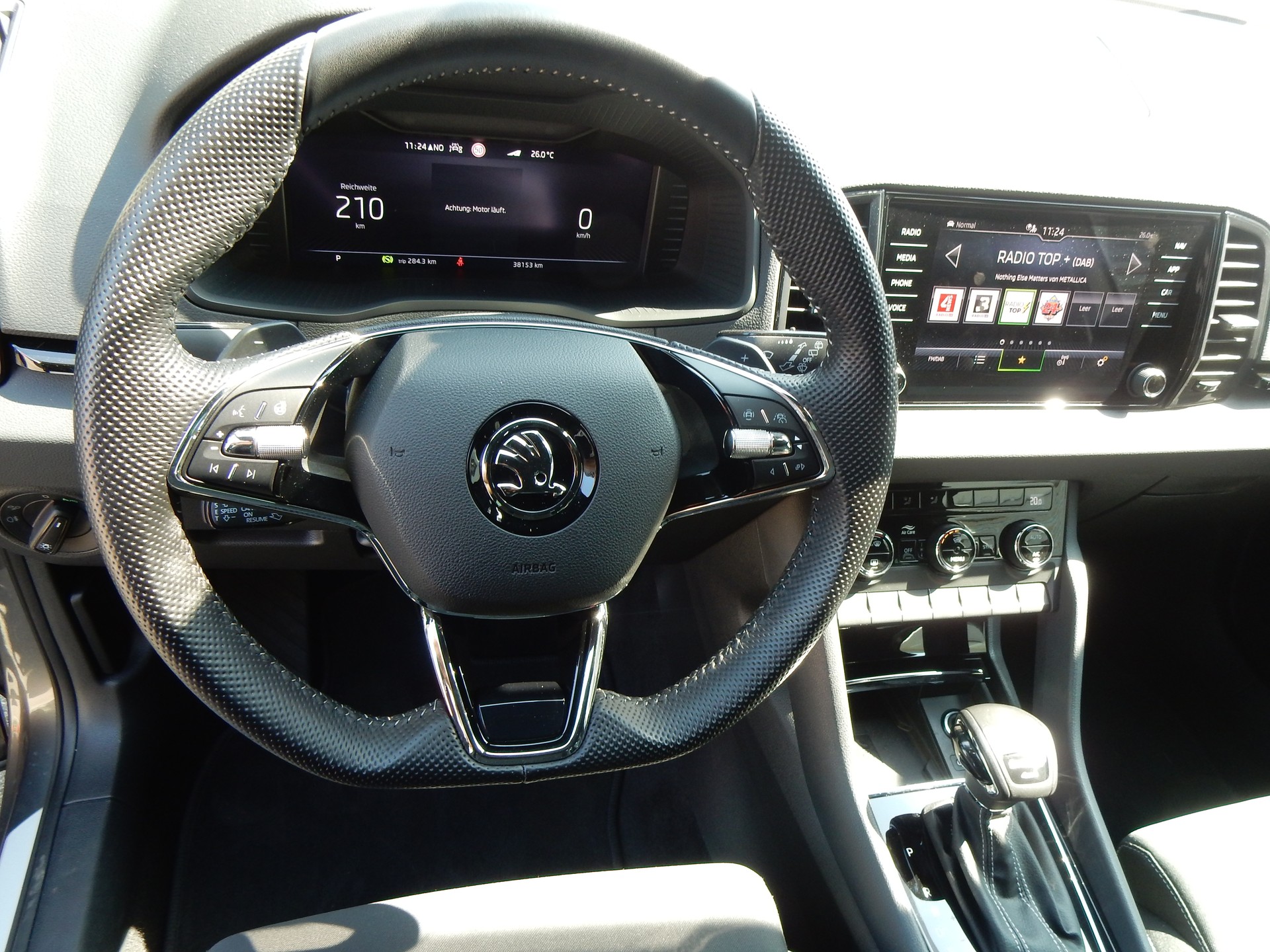 SKODA Karoq 2.0 TSI SportLine 4x4 DSG-image-14