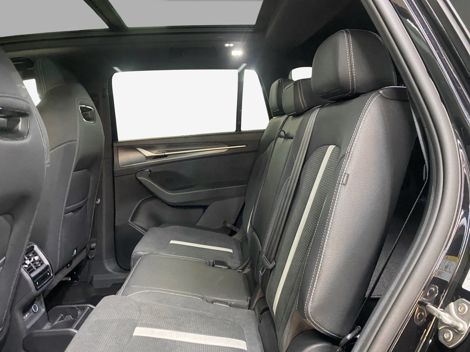 SKODA Kodiaq Sportline 2.0TSI 204PS 7DSG4x4-image-11