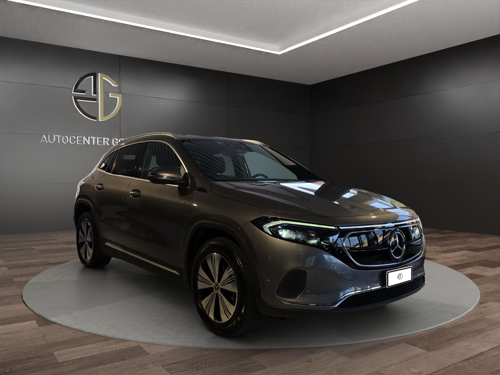 MERCEDES-BENZ EQA 300 4Matic-image-5