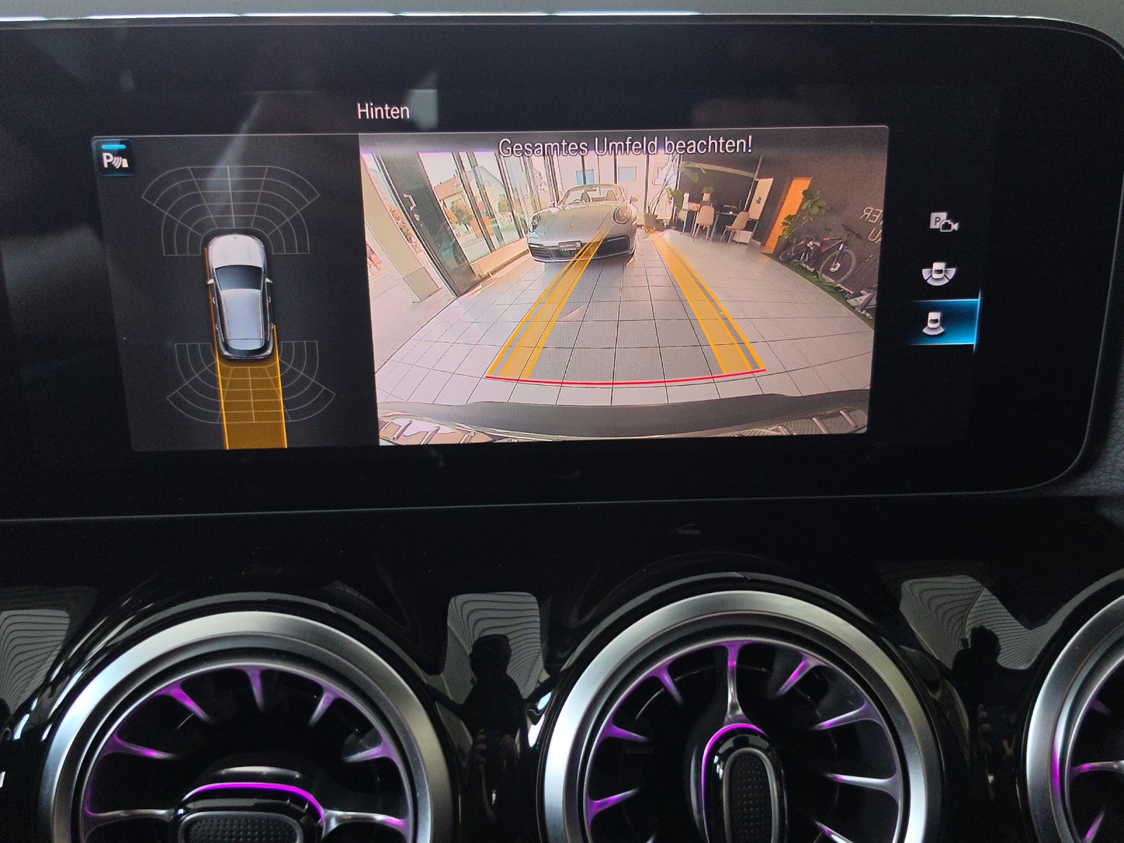 MERCEDES-BENZ EQA 300 4Matic-image-17