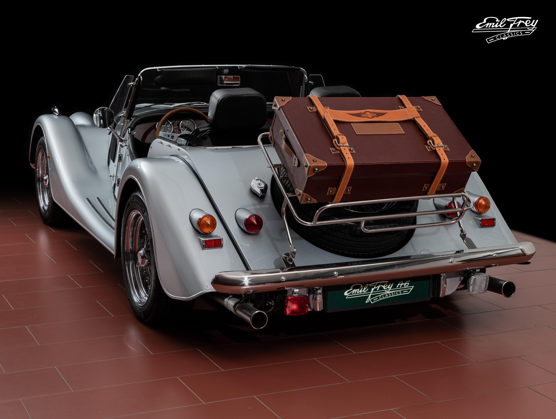 MORGAN Plus 8-showroom-element-2