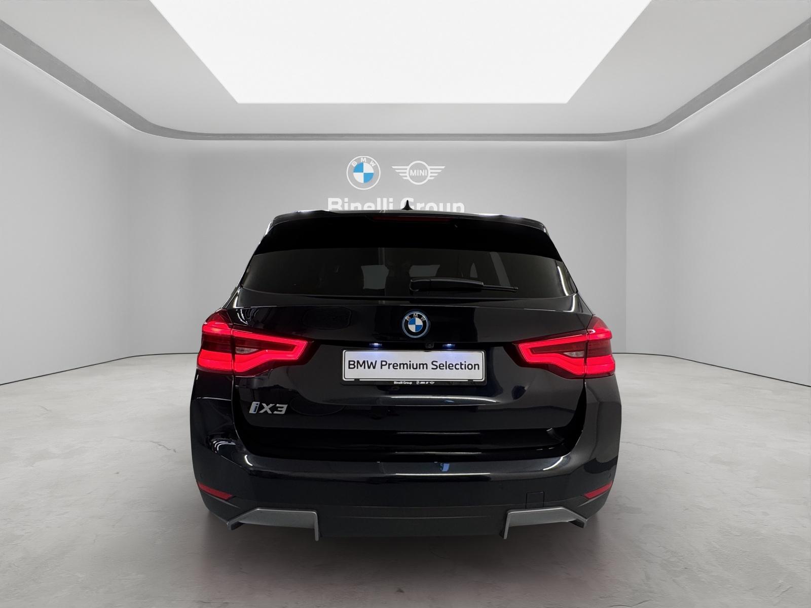 BMW iX3 E-Motor-showroom-element-3