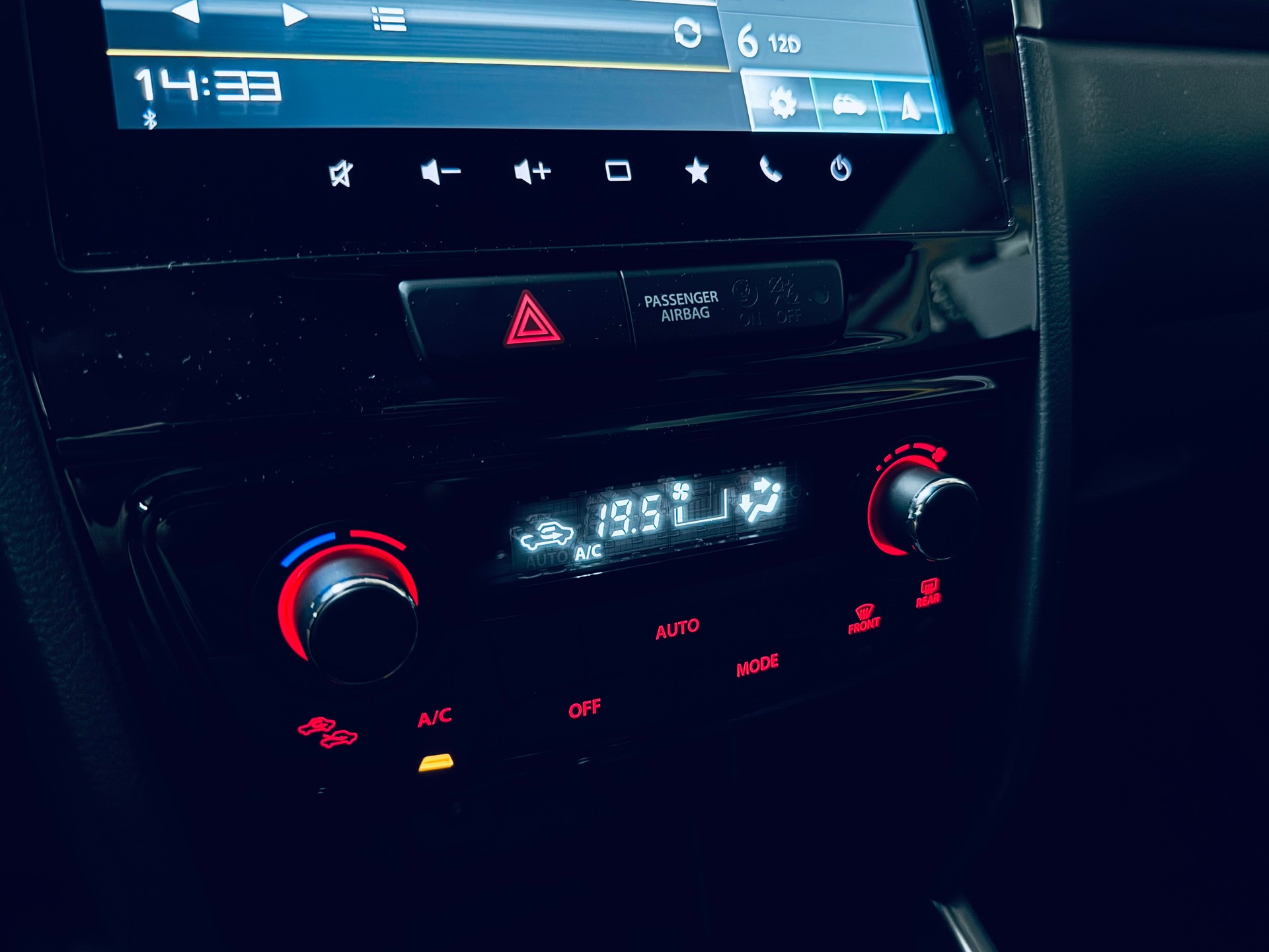 SUZUKI Vitara 1.4 Boosterjet Compact + 4x4 Hybrid-image-26