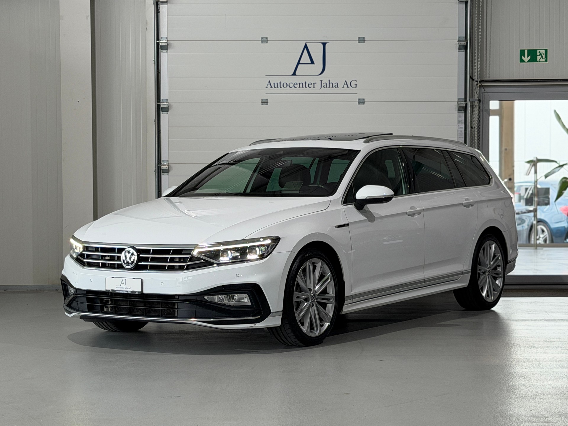 VW Passat 2.0 TDI BMT R-Line Edition 4Motion DSG (CH)-showroom-element-2