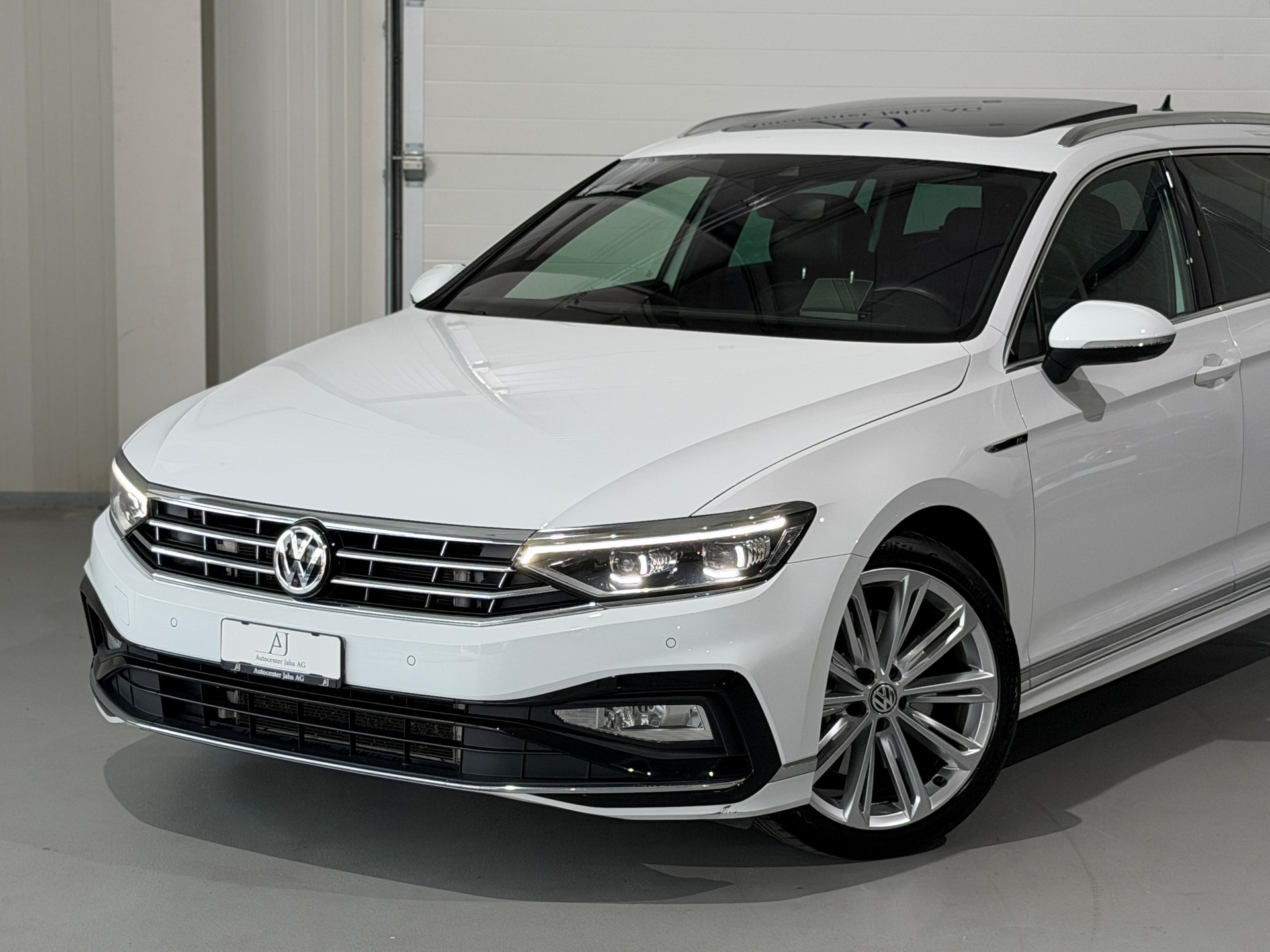 VW Passat 2.0 TDI BMT R-Line Edition 4Motion DSG (CH)-showroom-element-1