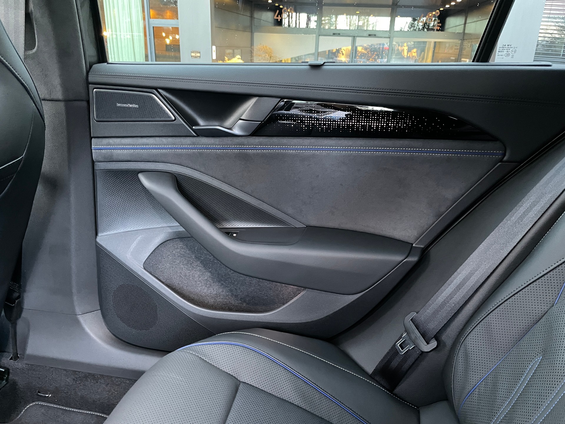 VW Passat Variant 2.0 TDI evo R-Line 4 Motion DSG-image-15