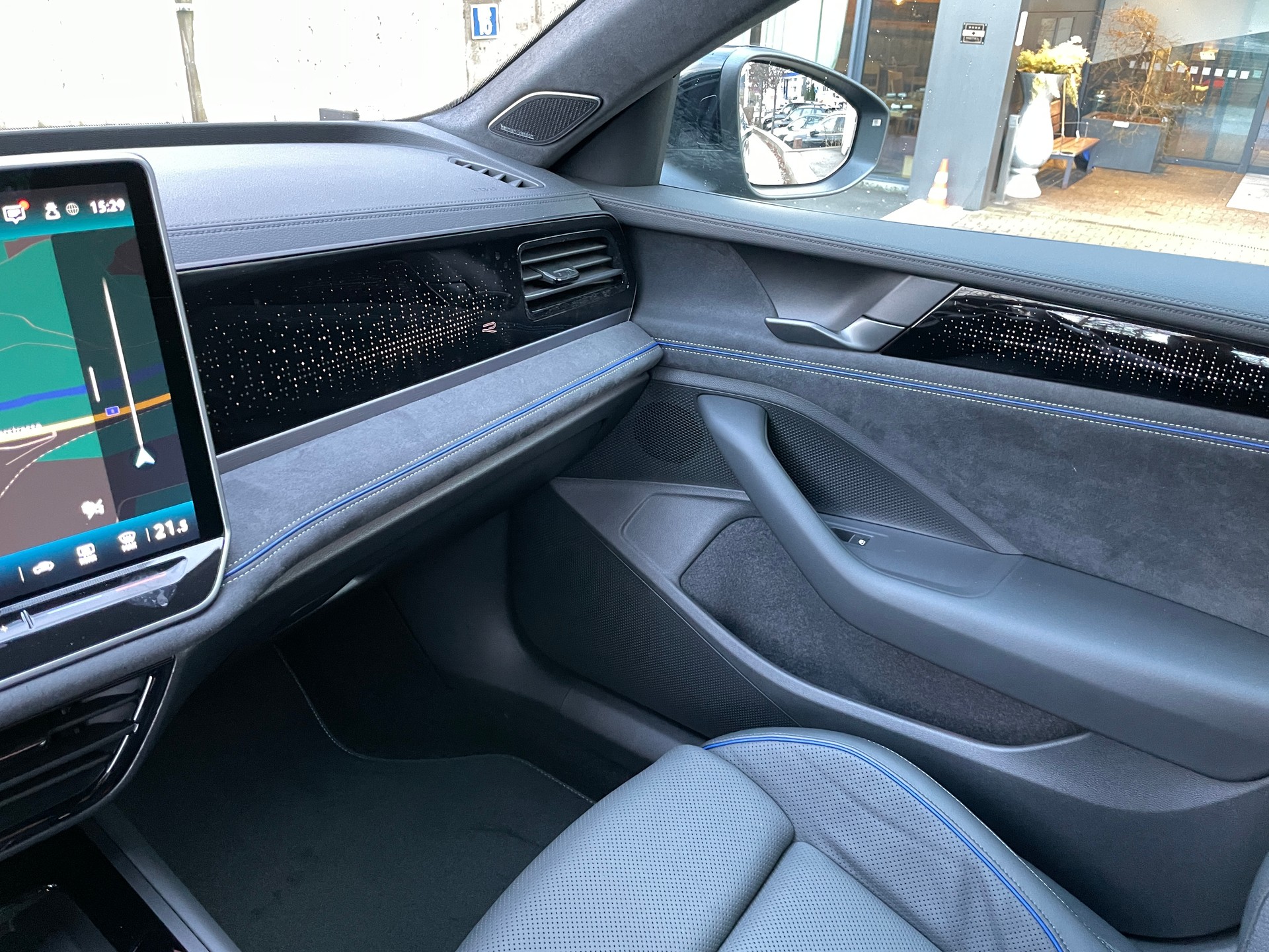 VW Passat Variant 2.0 TDI evo R-Line 4 Motion DSG-image-24