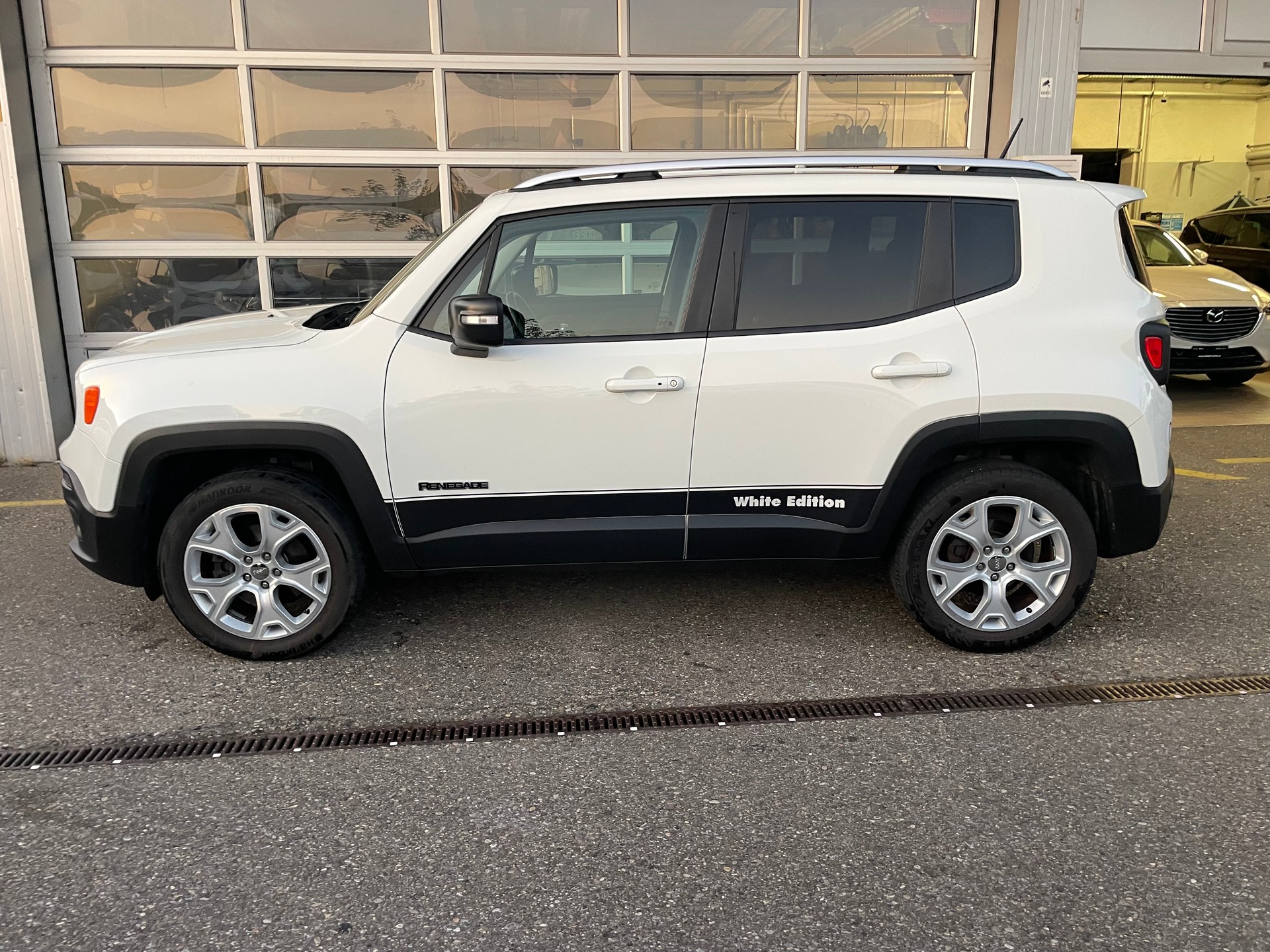 JEEP Renegade 2.0 CRD Limited AWD + Low Range 9ATX-image-3