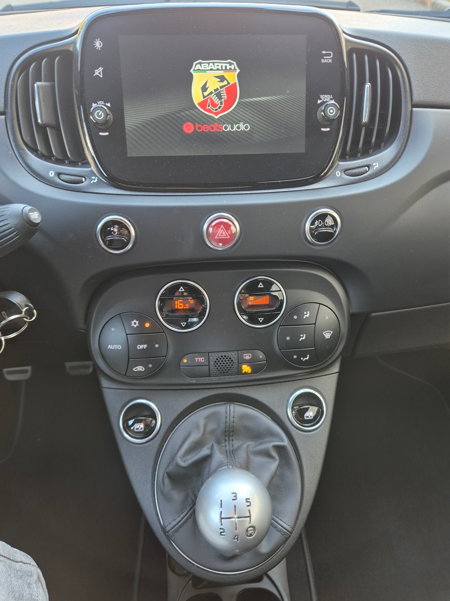 FIAT 595 1.4 16V Turbo Abarth 595 Premium Xenon-image-12