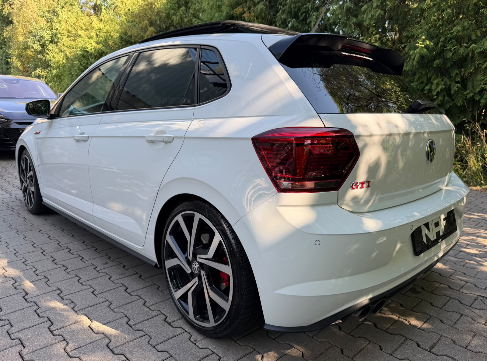 VW Polo 2.0 TSI GTI DSG-showroom-element-2