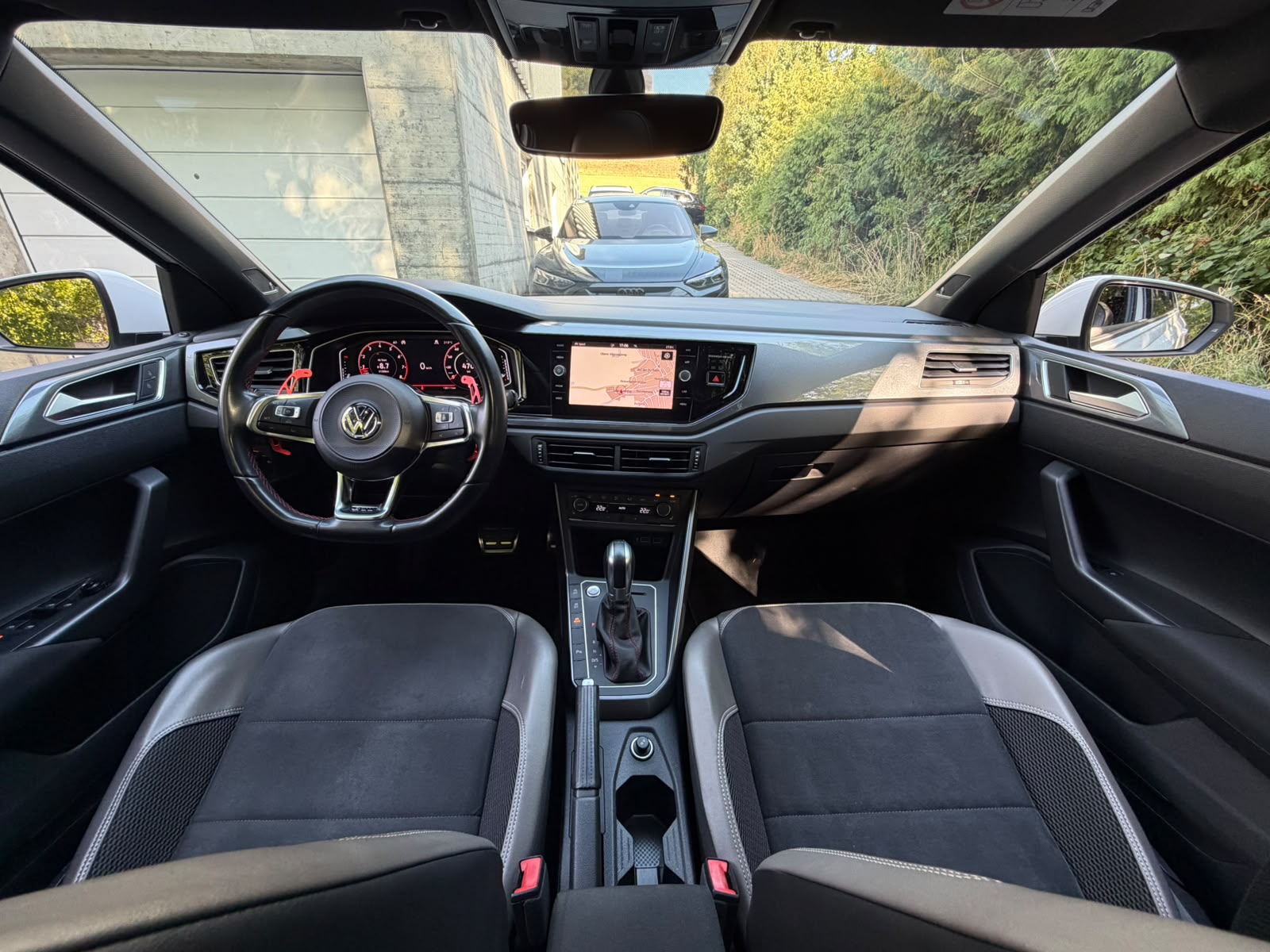 VW Polo 2.0 TSI GTI DSG-image-18
