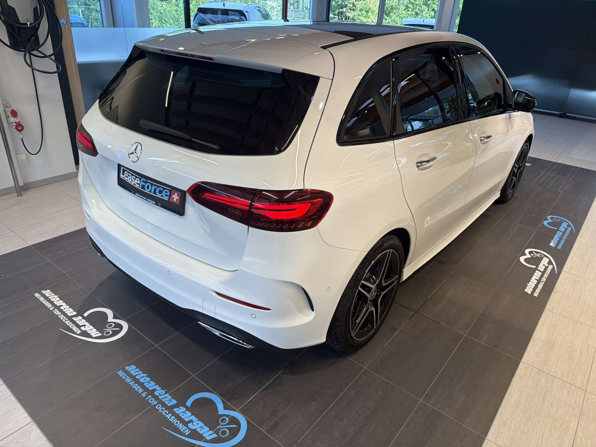 MERCEDES-BENZ B 250 4Matic AMG-Line 224PS DCT-Automat-showroom-element-2