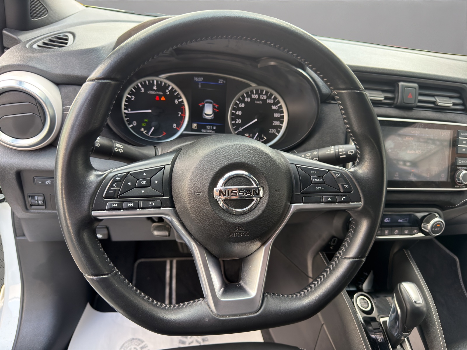 NISSAN Micra IG-T 100 n-sport Xtronic-image-9