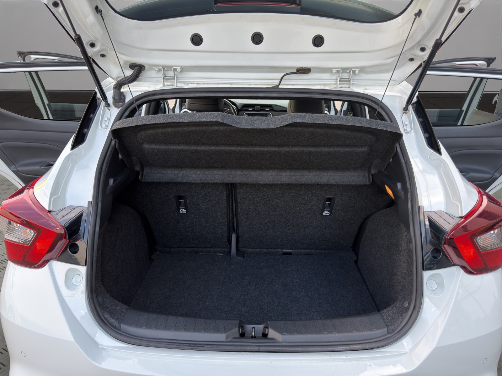 NISSAN Micra IG-T 100 n-sport Xtronic-image-18
