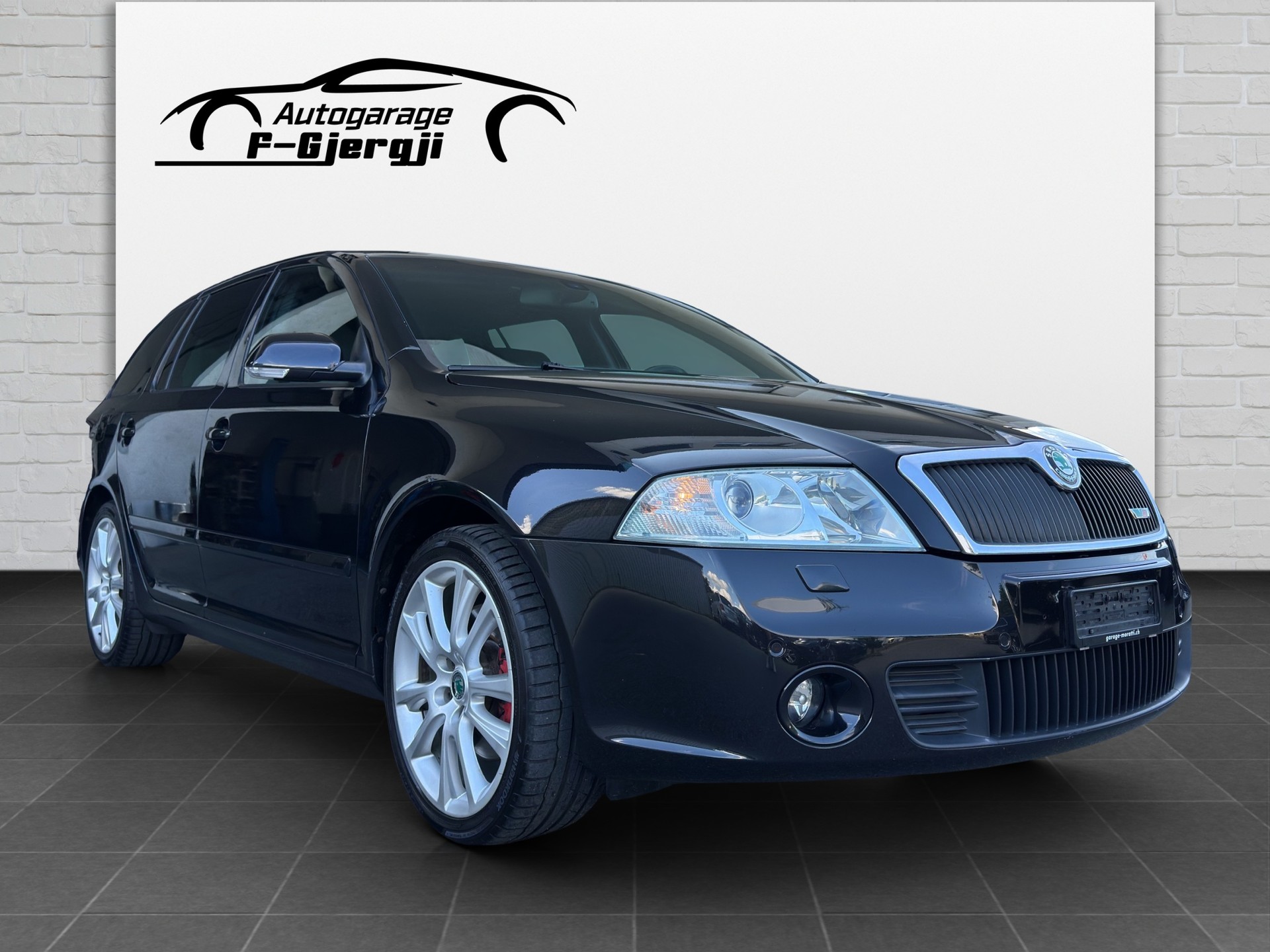 SKODA Octavia 2.0 TFSI RS-showroom-element-1