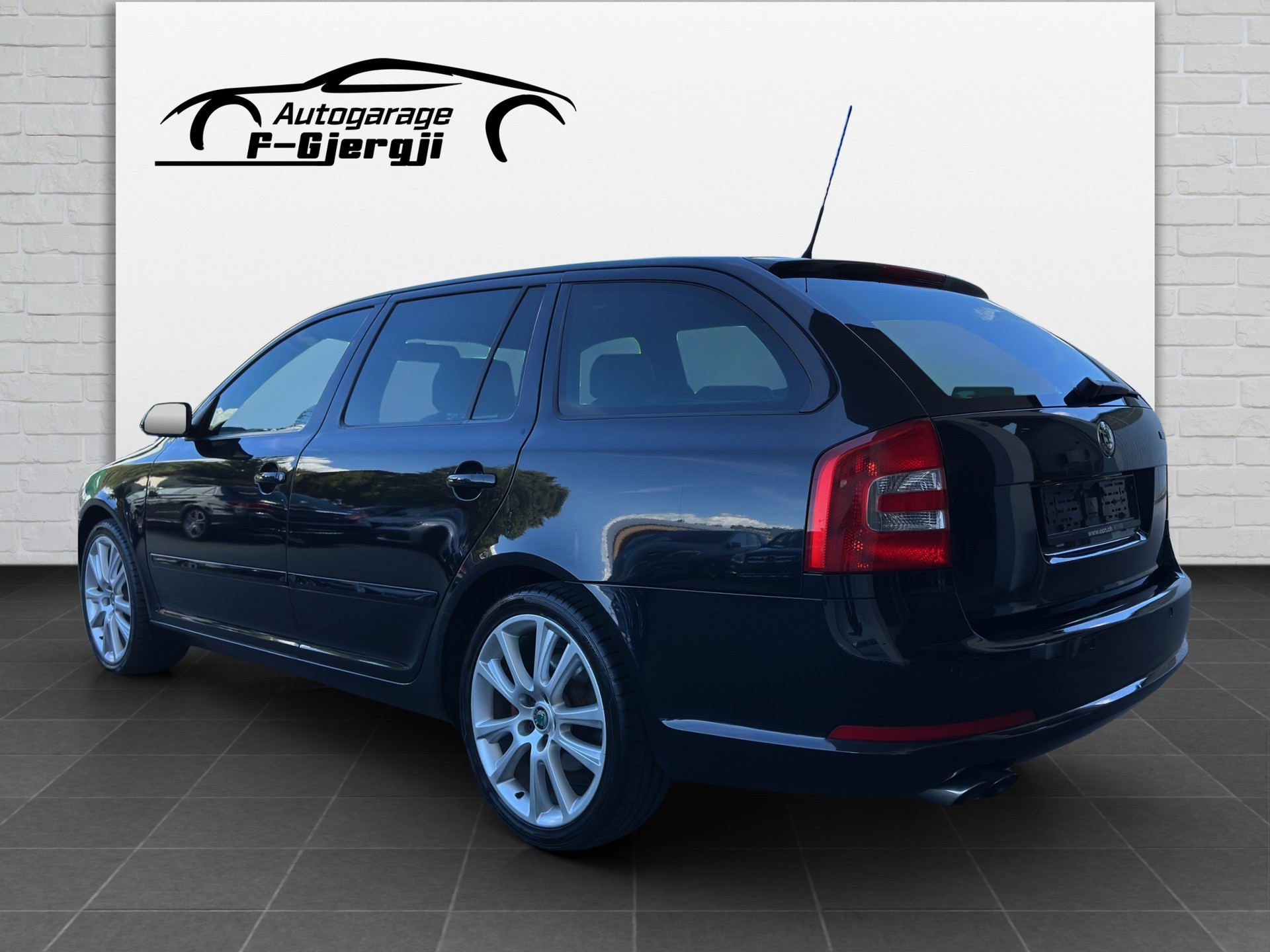 SKODA Octavia 2.0 TFSI RS-showroom-element-3