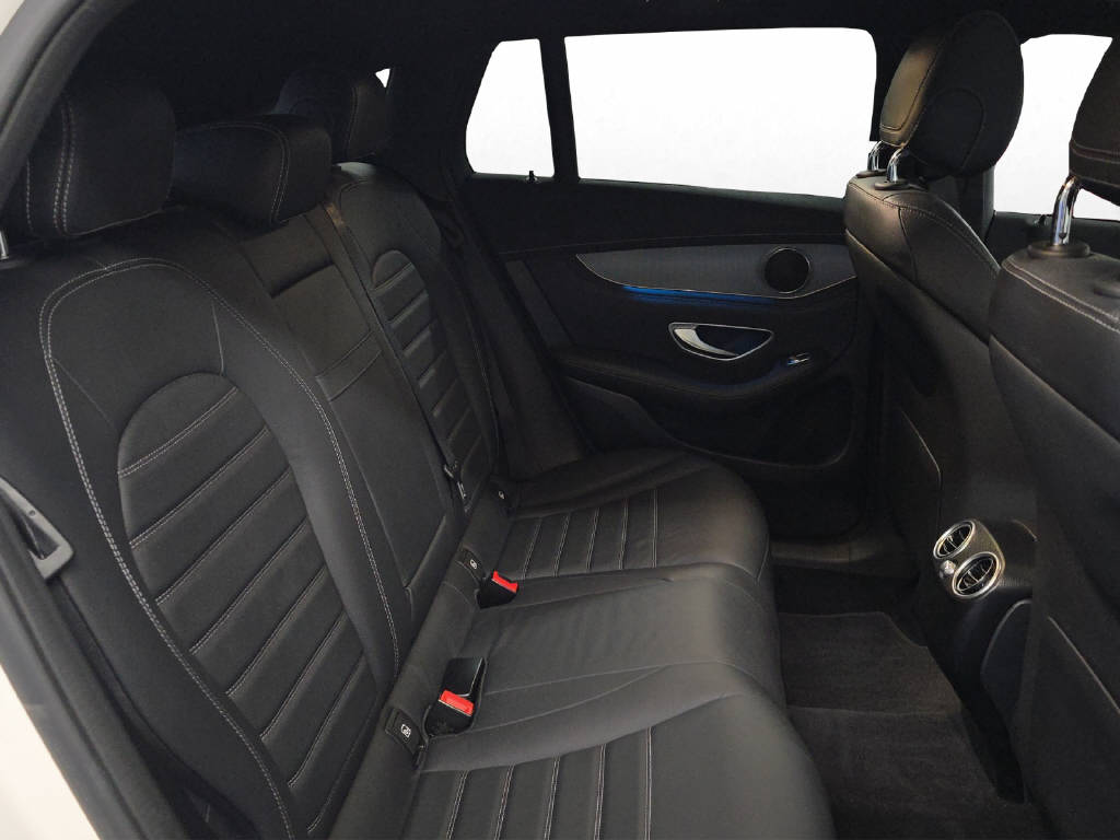MERCEDES-BENZ EQC 400 AMG Line 4Matic-image-13