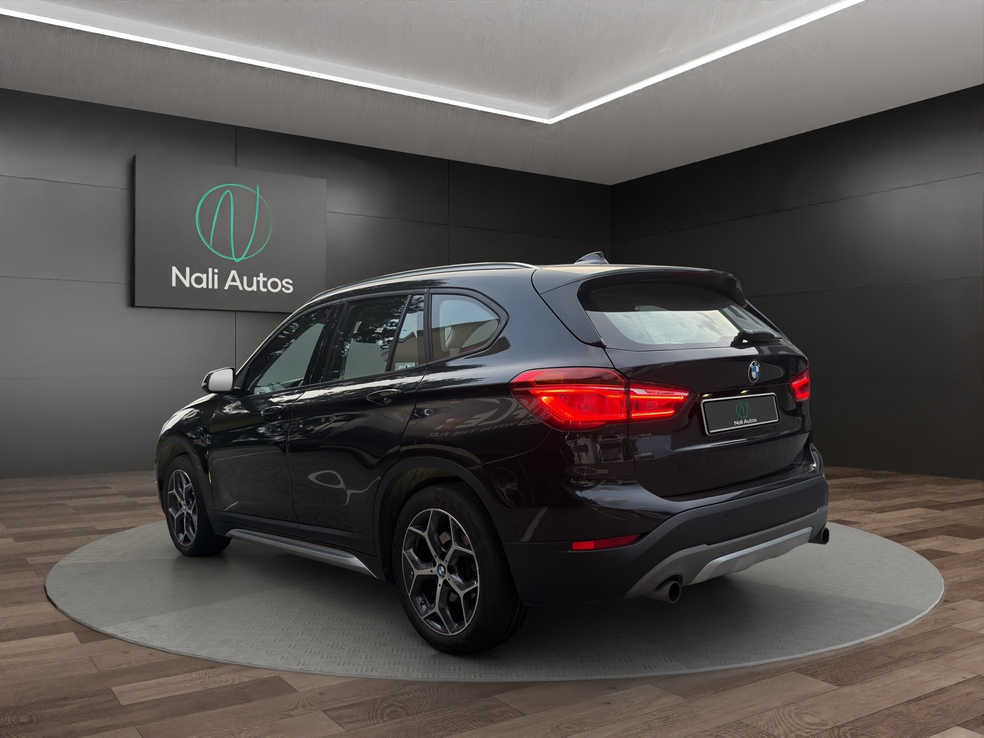 BMW X1 xDrive 20d xLine Steptronic-showroom-element-2