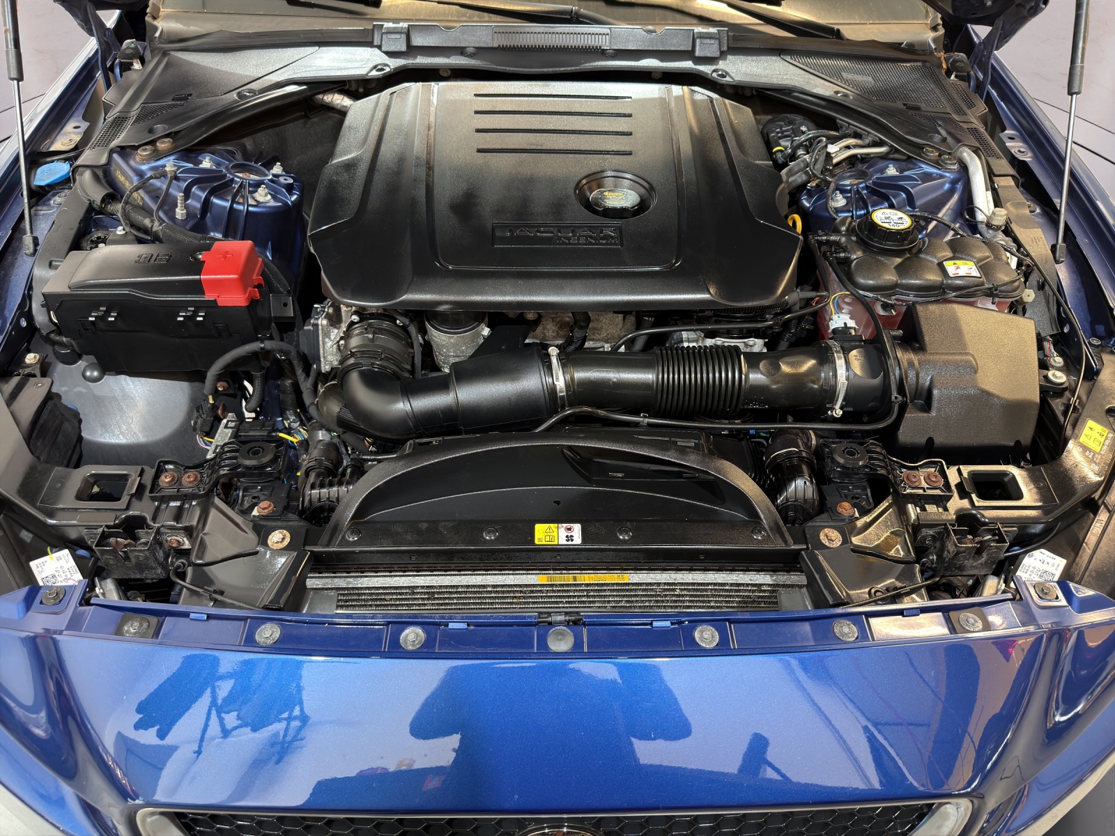 JAGUAR XE 20d Pure Automat-image-17