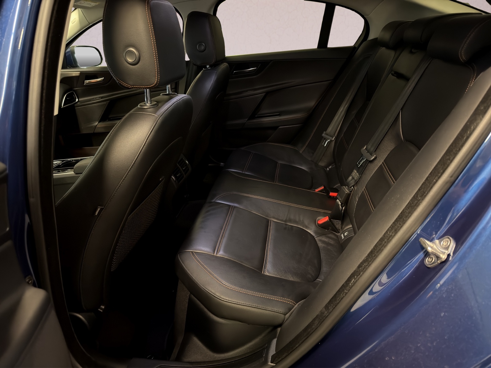 JAGUAR XE 20d Pure Automat-image-14