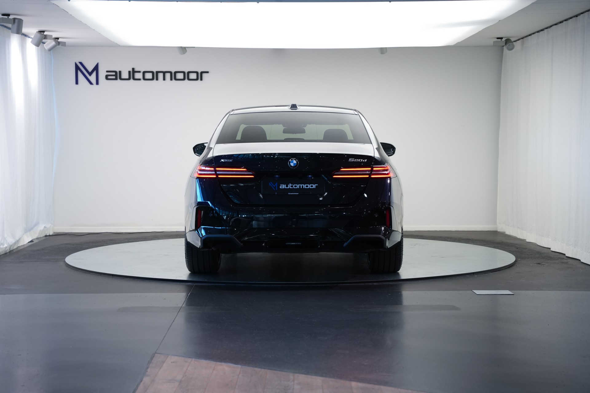 BMW 520d xDrive 48V M Sport Steptronic *Carbon* *Harman/Kardon* *Werksgarantie*-image-5