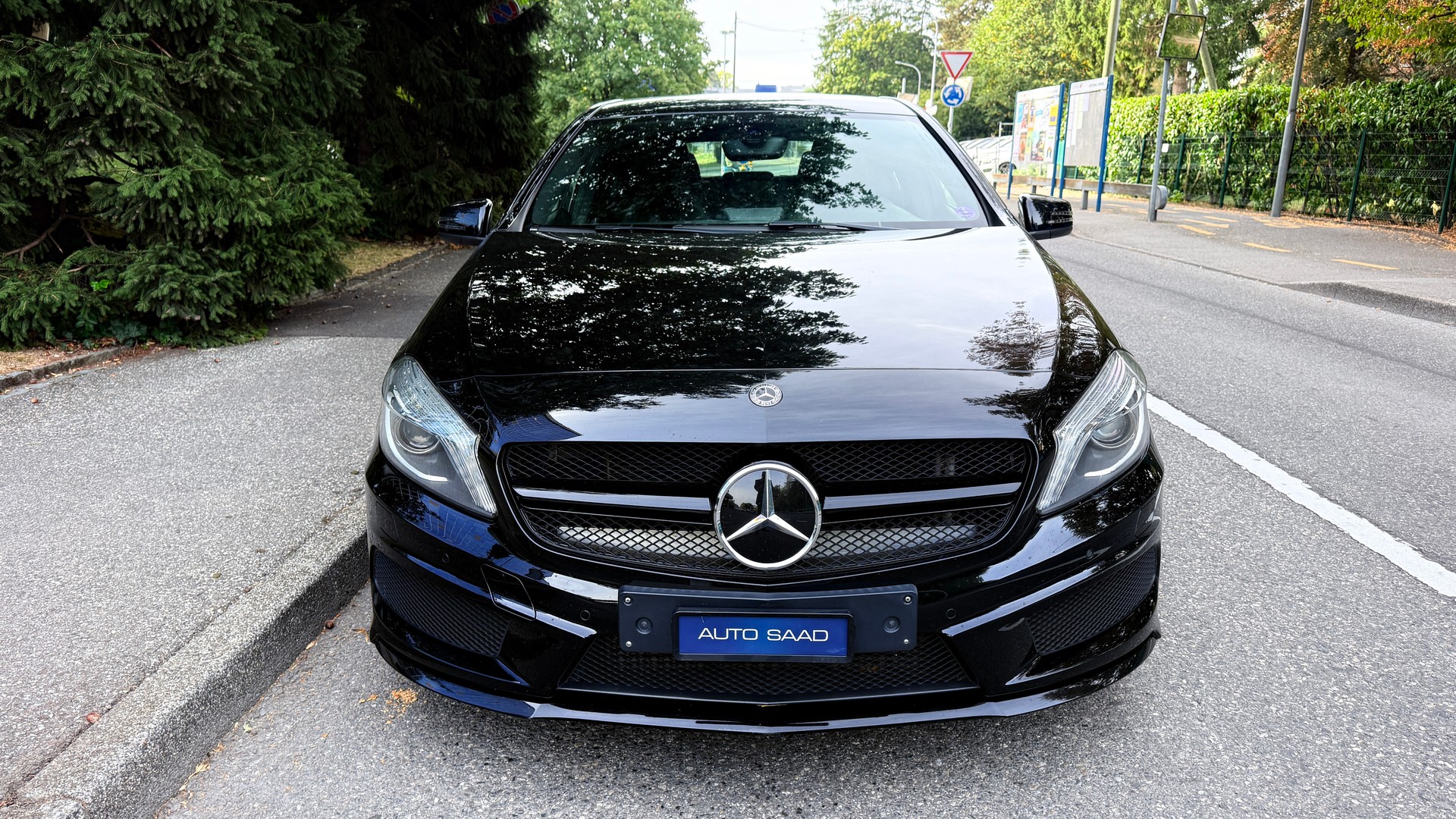MERCEDES-BENZ A 200 AMG Line
