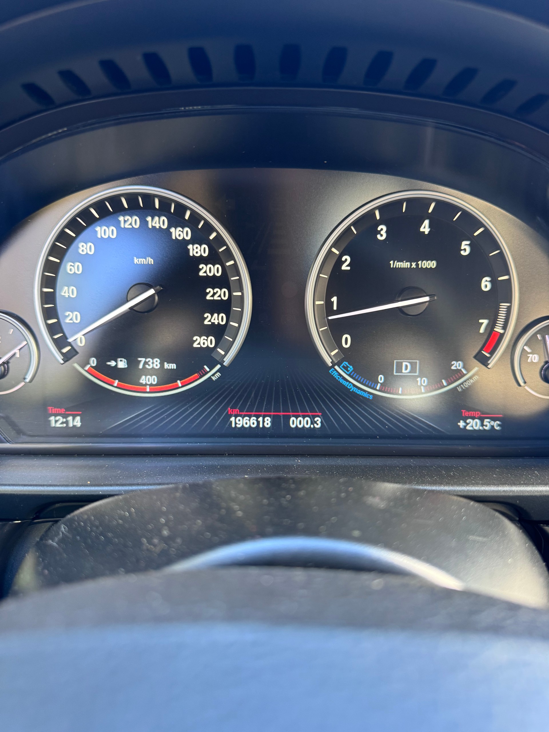BMW 528i xDrive-image-4