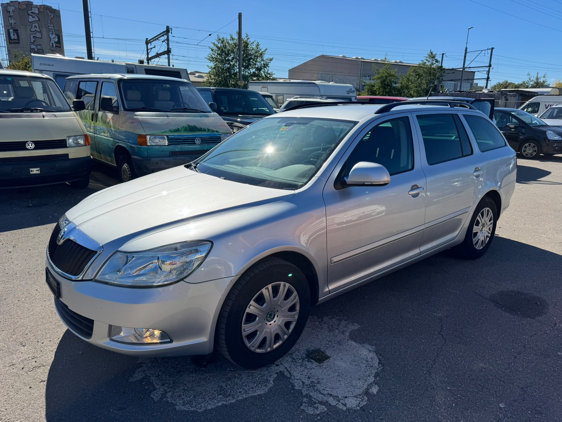 SKODA Octavia Combi 1.6 TDI Active DSG-image-2