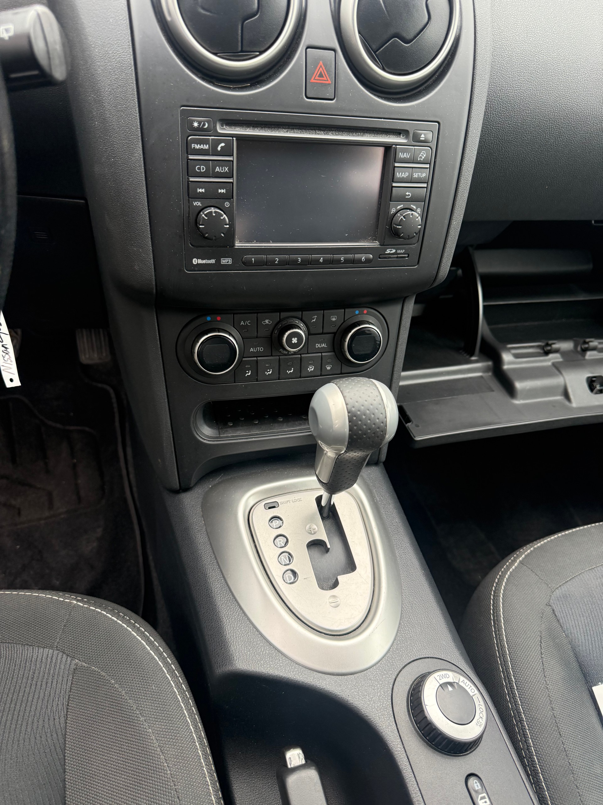 NISSAN Qashqai 2.0 dCi 4WD i-Way Automatic-image-12