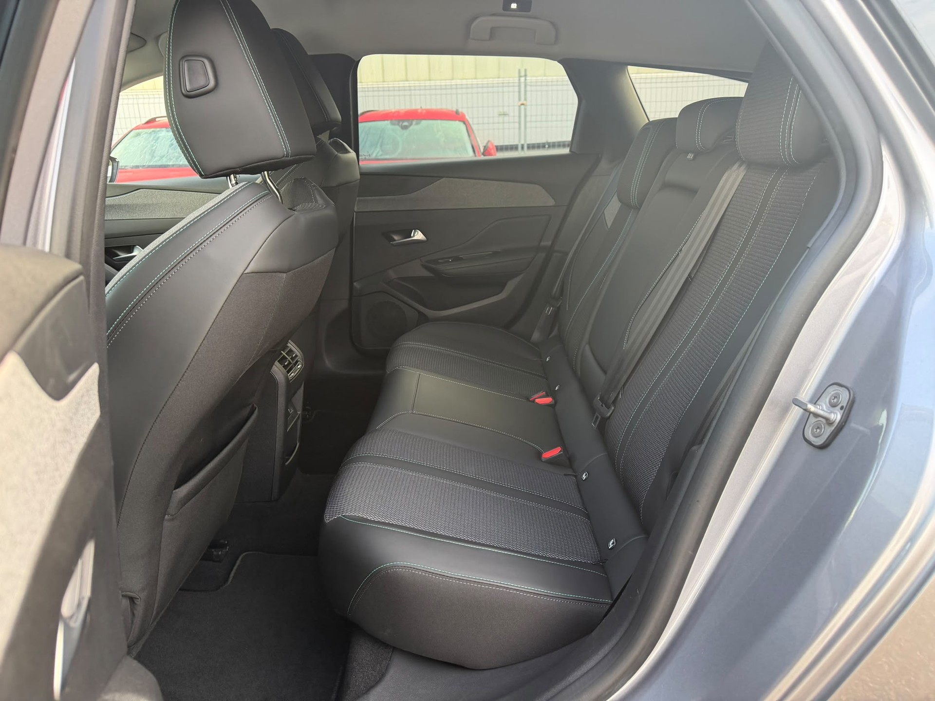 PEUGEOT 308 SW 1.5 BlueHDI Allure EAT8-image-14