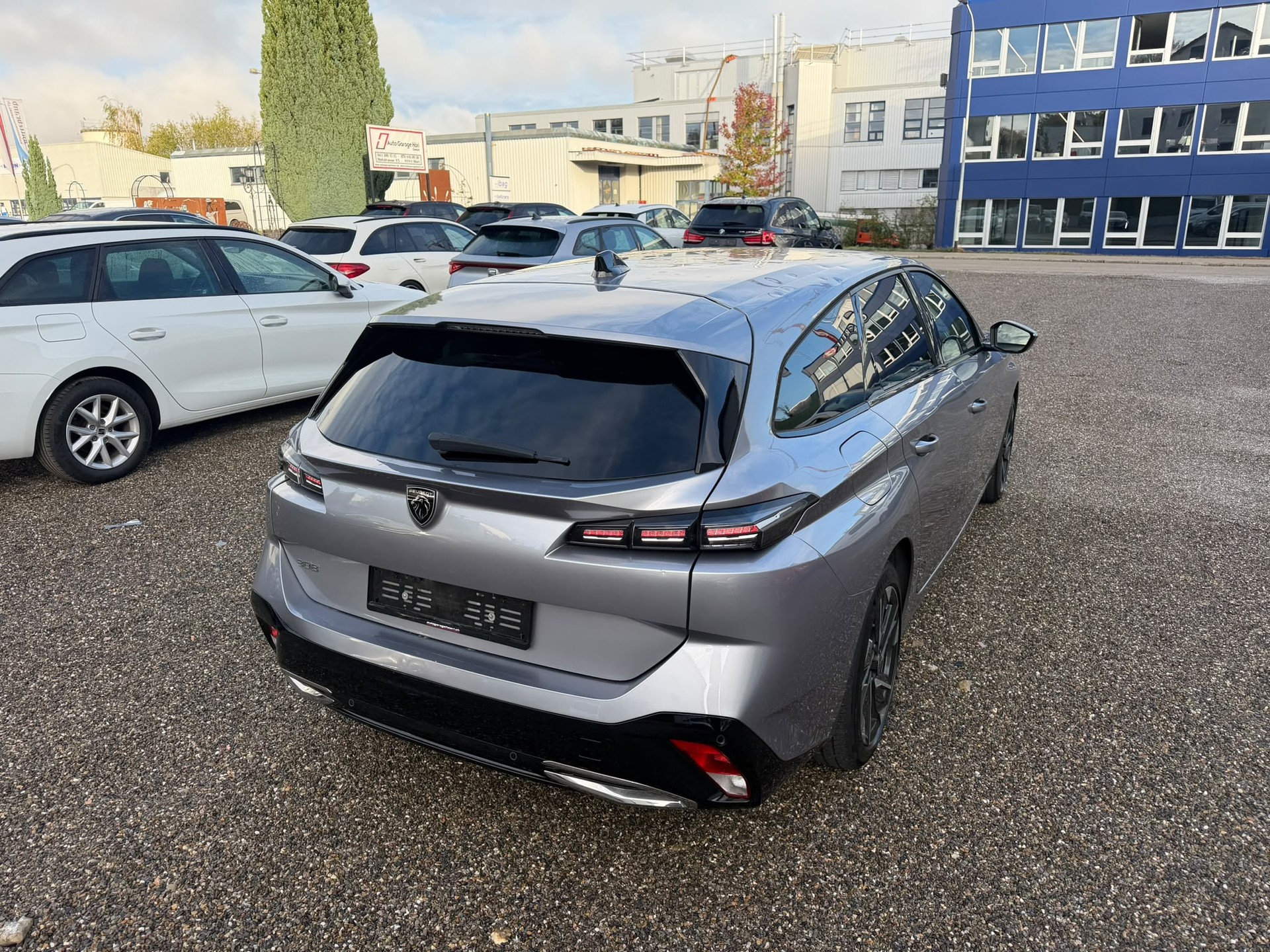 PEUGEOT 308 SW 1.5 BlueHDI Allure EAT8-image-5