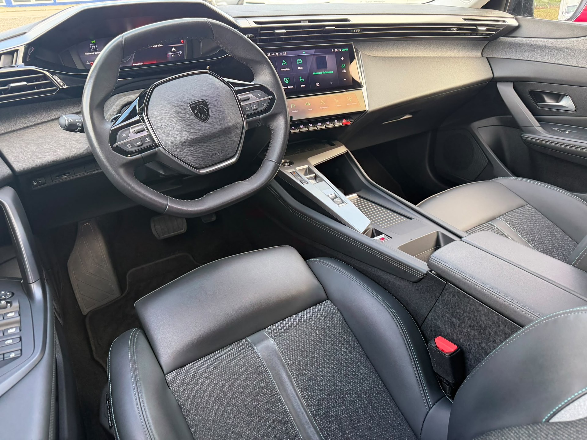 PEUGEOT 308 SW 1.5 BlueHDI Allure EAT8-image-4
