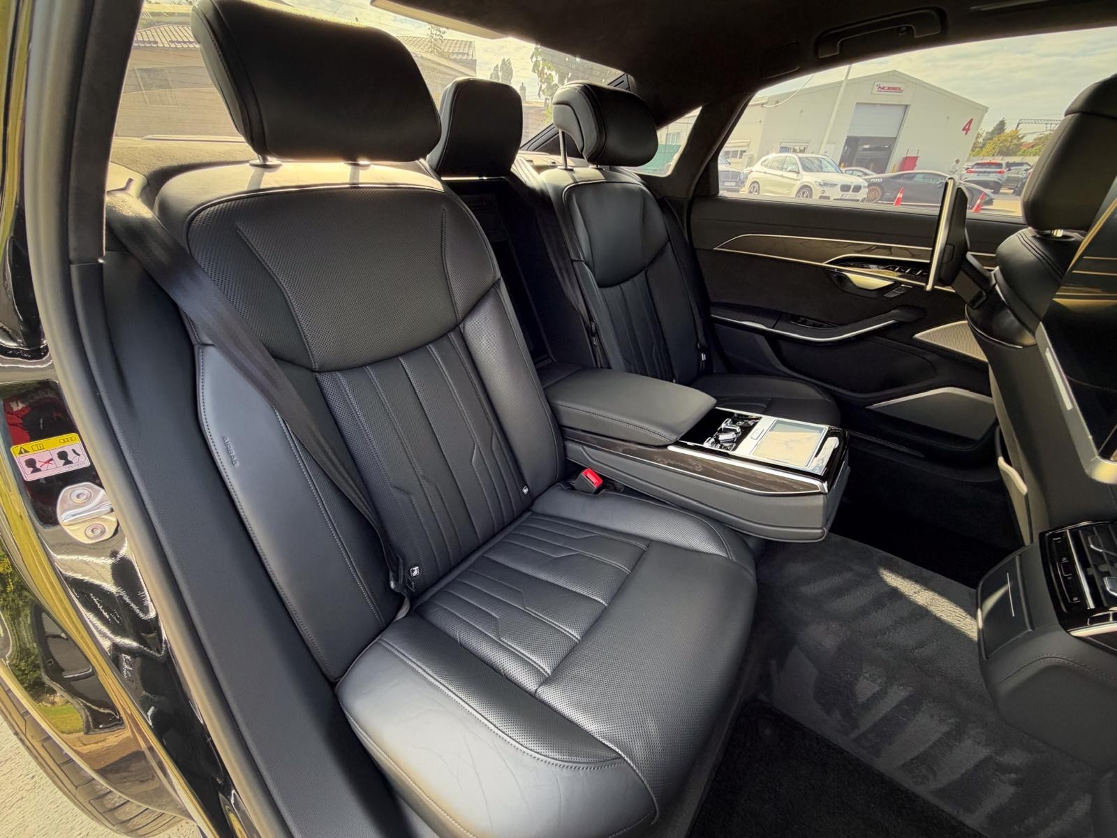 AUDI A8 L 60 TFSI-image-4