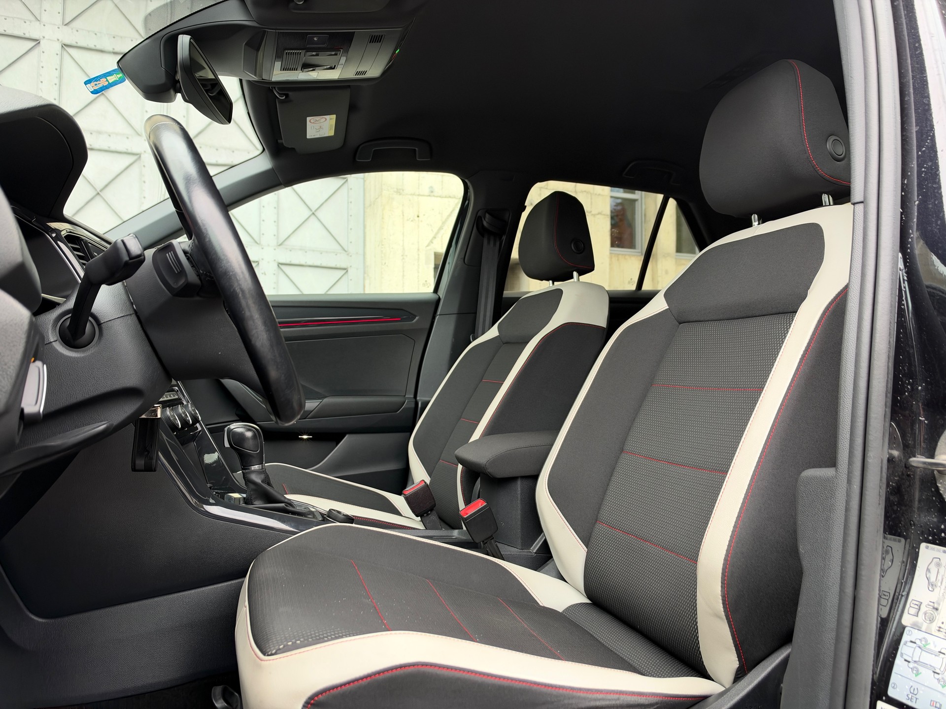 VW T-Roc 2.0 TDI SCR Sport DSG 4Motion-image-4