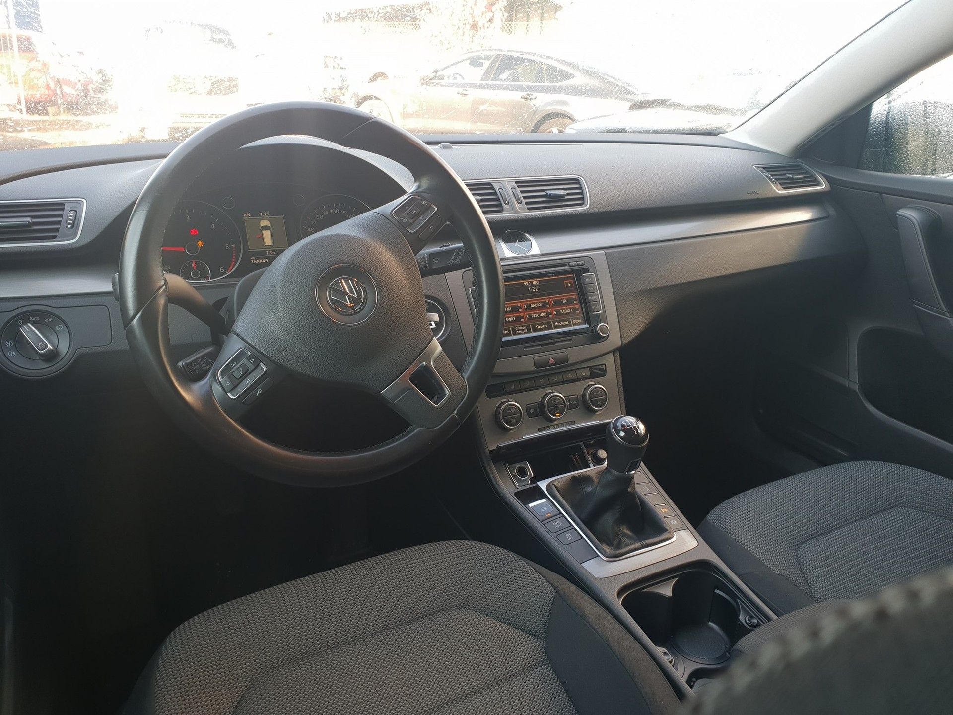 VW Passat Variant 2.0 BlueTDI Comfortline-image-11