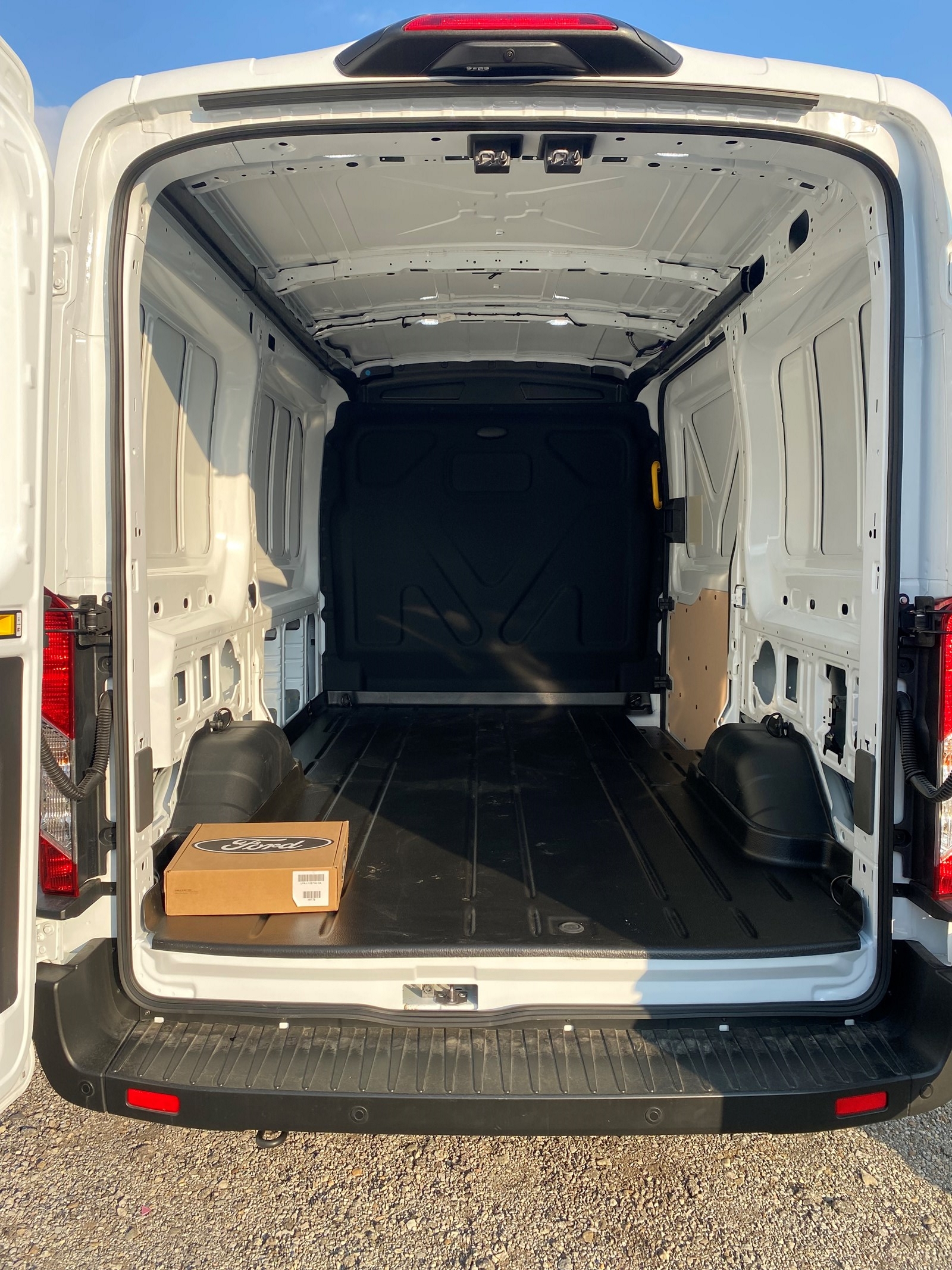 FORD E-Transit Van 390 L2 Trend RWD-showroom-element-3