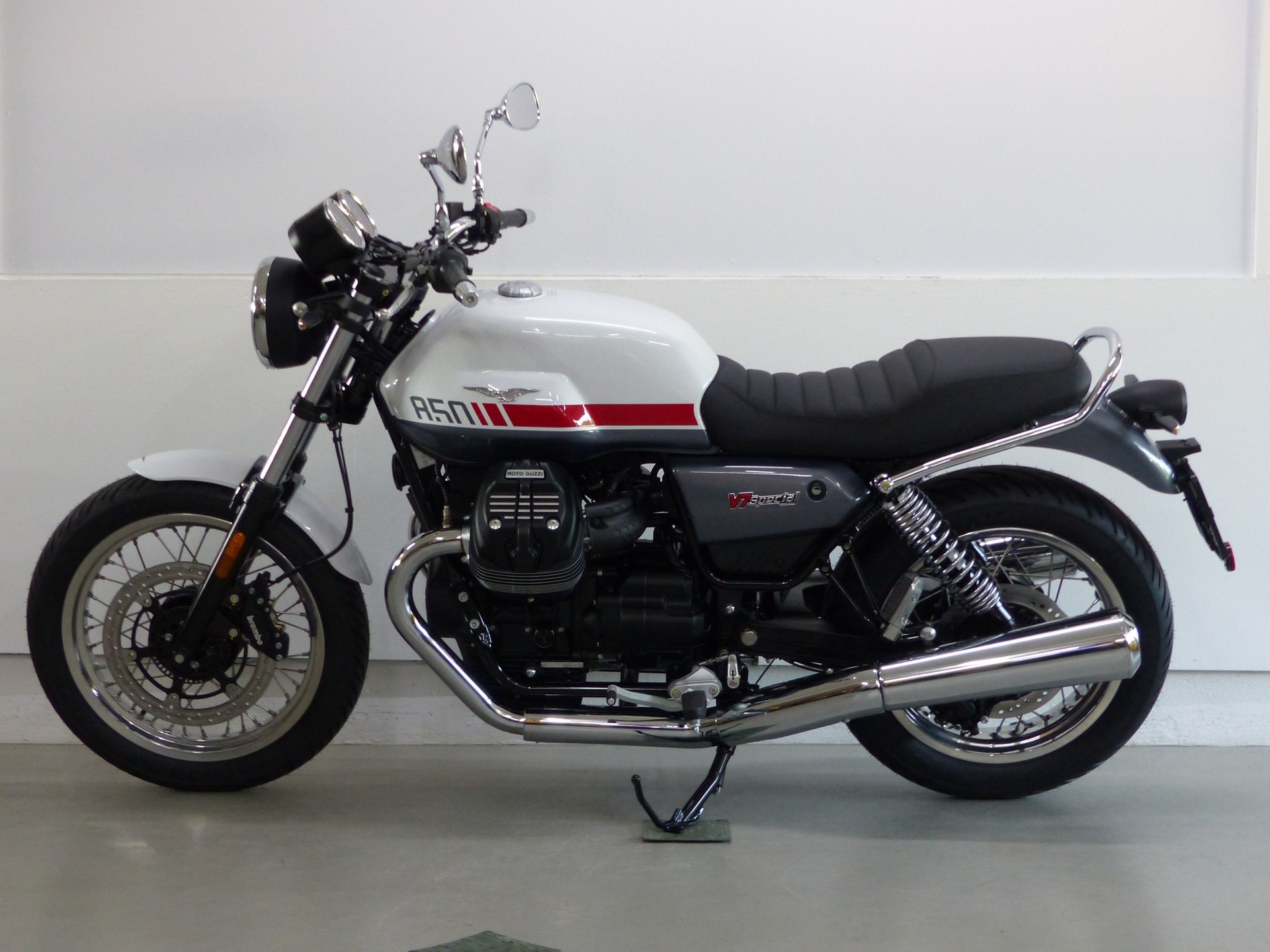 MOTO GUZZI V7 IV 850 Special-image-2