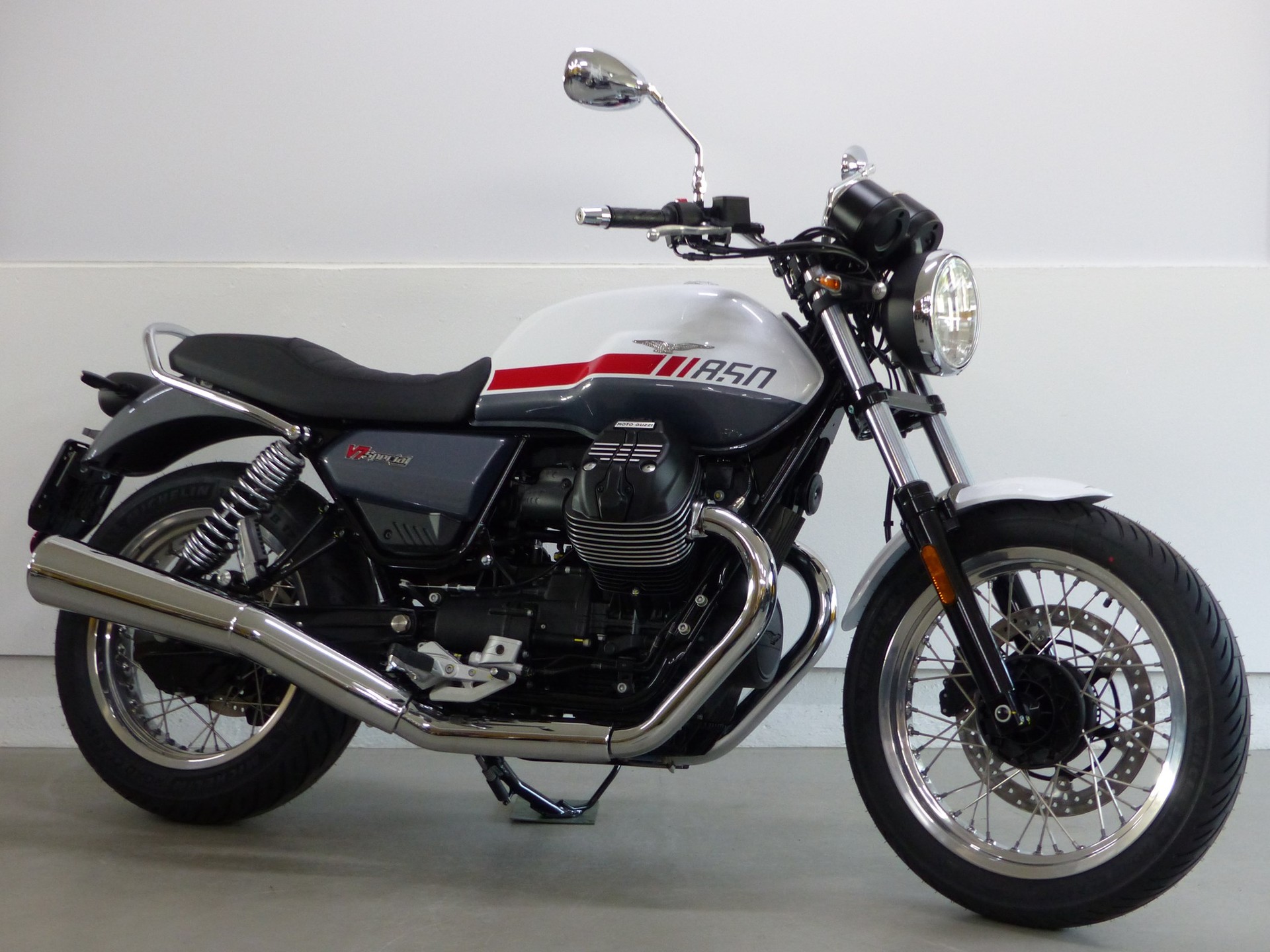 MOTO GUZZI V7 IV 850 Special-image-1