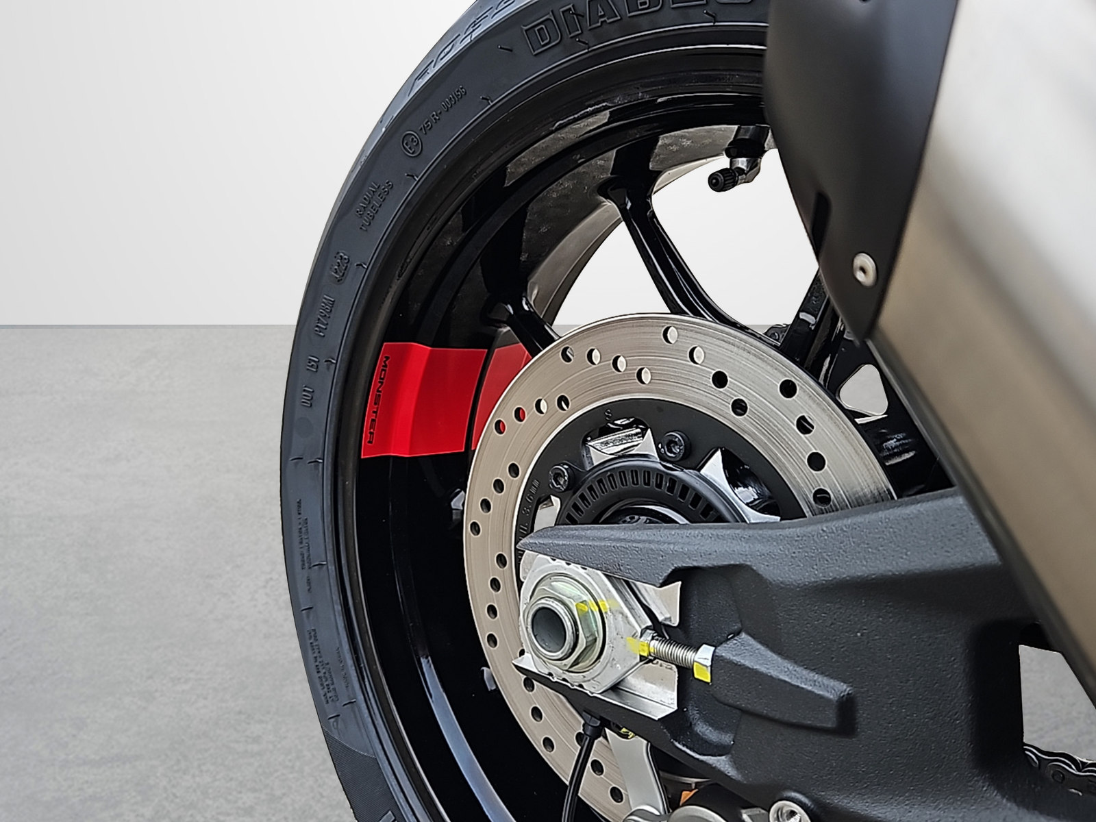 DUCATI Monster 937-image-13