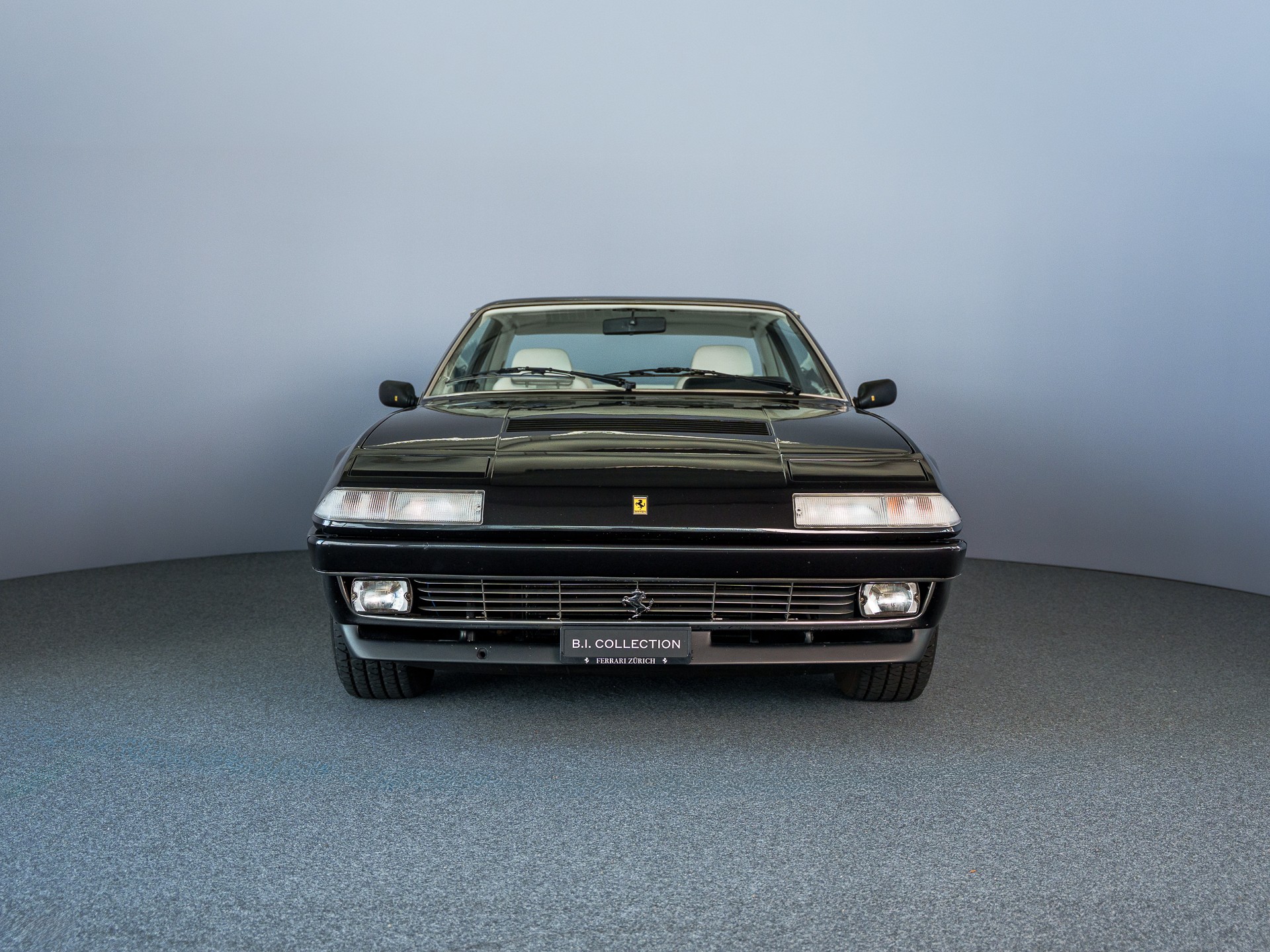 FERRARI 412-showroom-element-1
