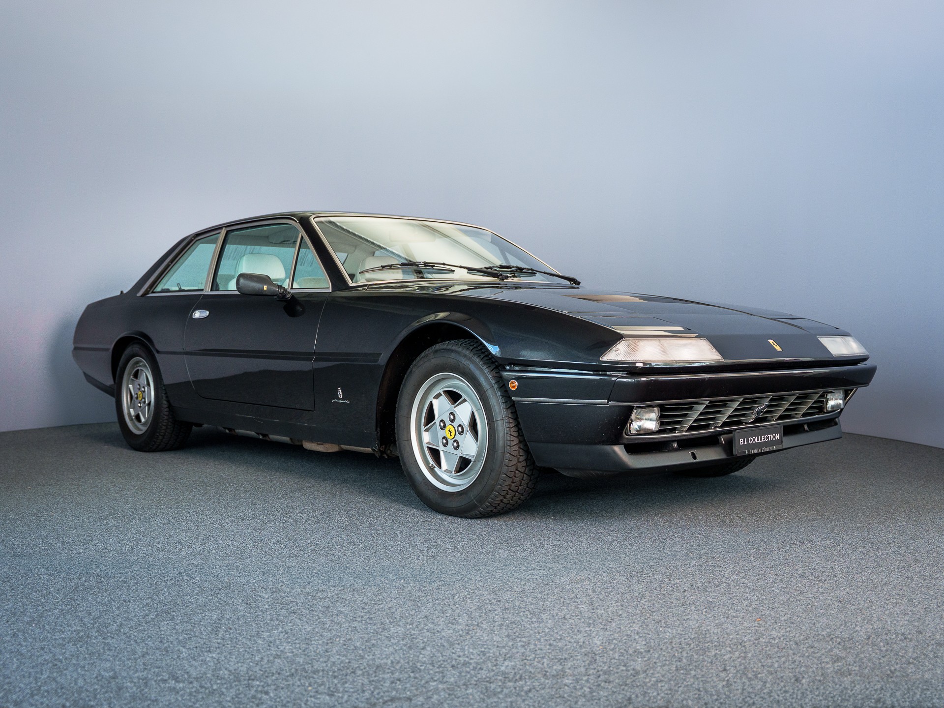 FERRARI 412-showroom-element-2